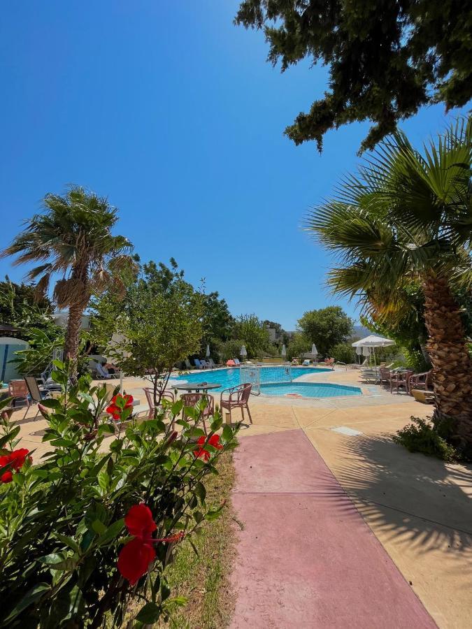 Theodorou Aparthotel 3*