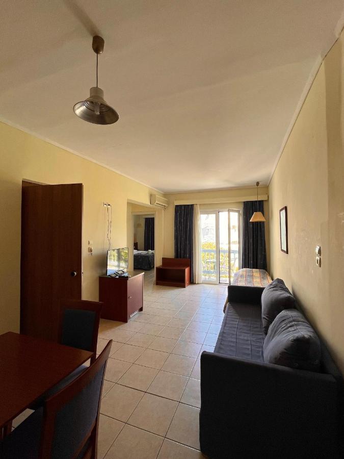 Theodorou Aparthotel 3*