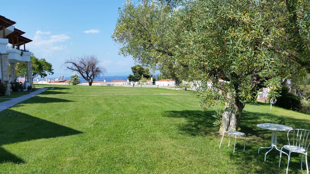 Apartment Amparoudes *