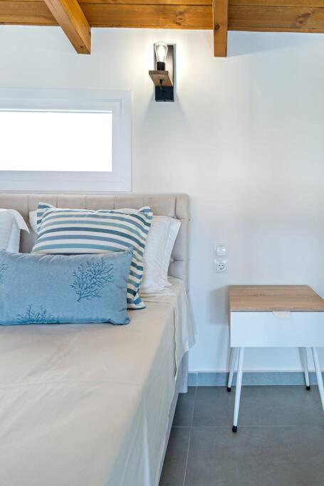 Sofia Suite, A Seafront Hideaway ! Holiday home Panormos (Crete)
