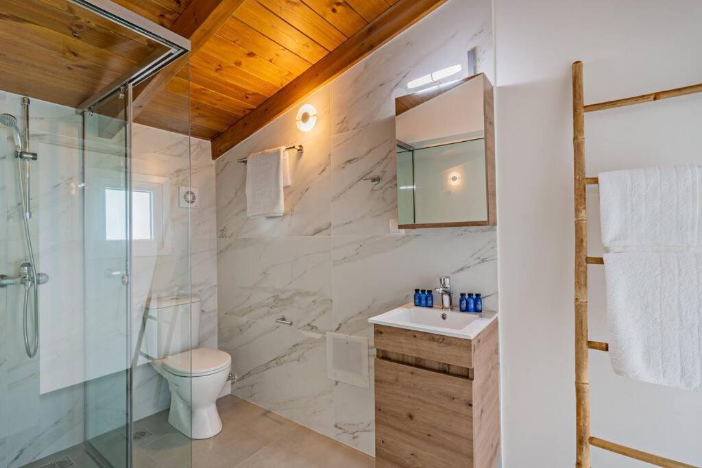 Holiday home Sofia Suite, A Seafront Hideaway ! Panormos (Crete)