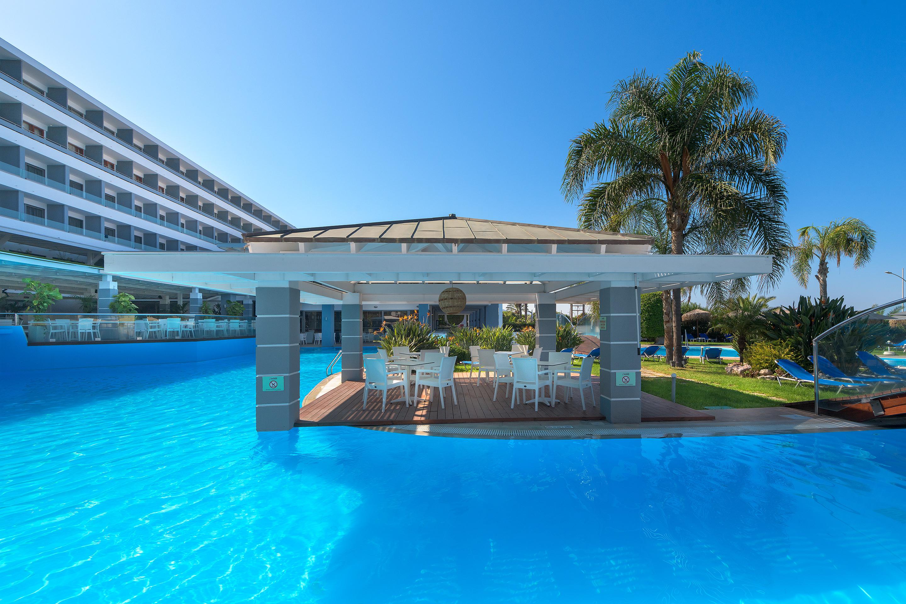 Oceanis Hotel 4*