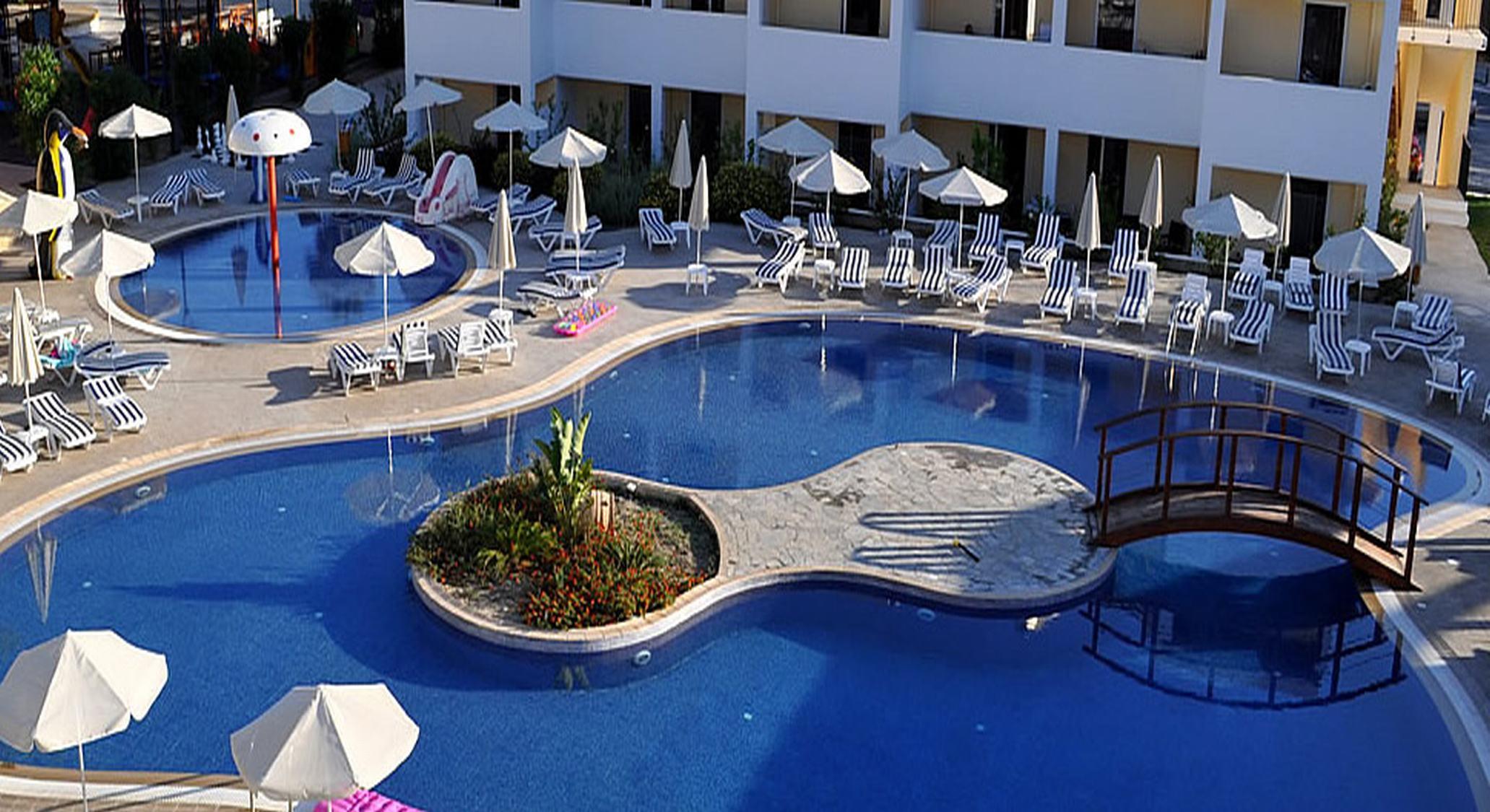 Matina Pefkos Aparthotel