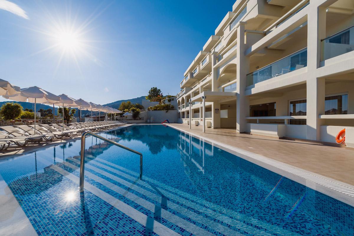 Hotel White &