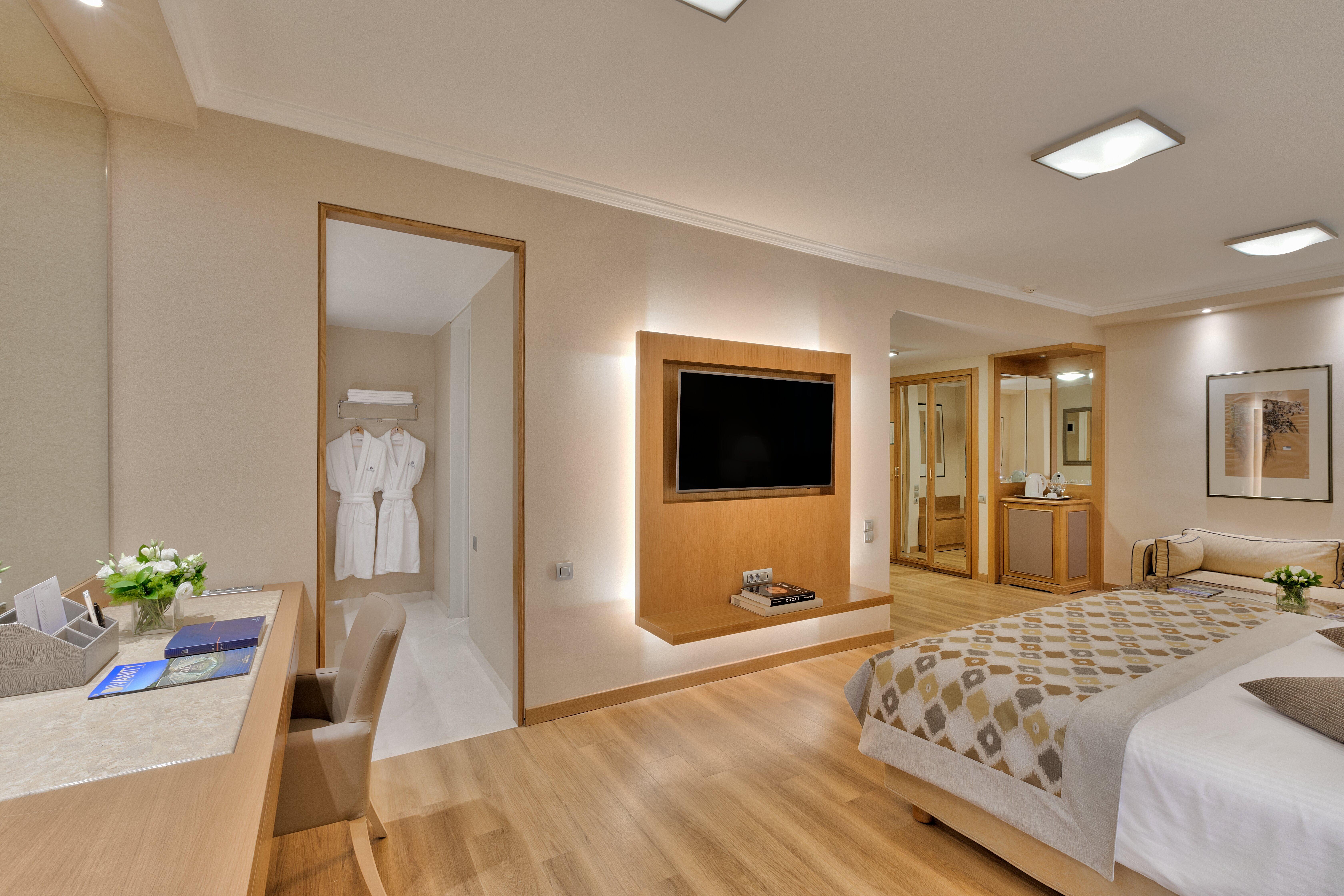 Hotel Divani Caravel