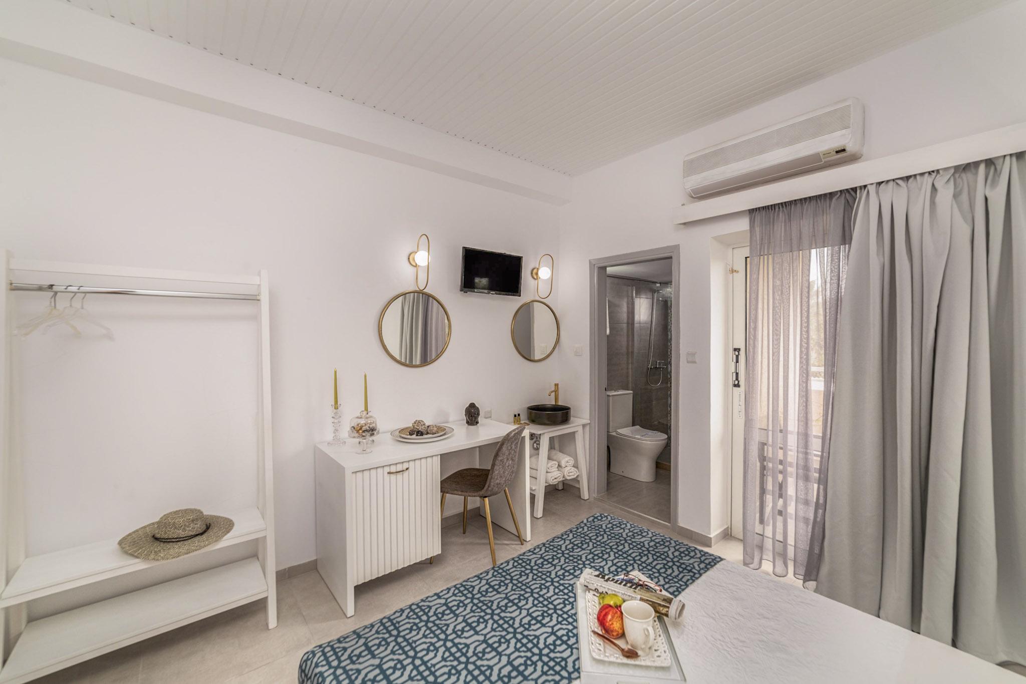 Roxani Hotel 3*