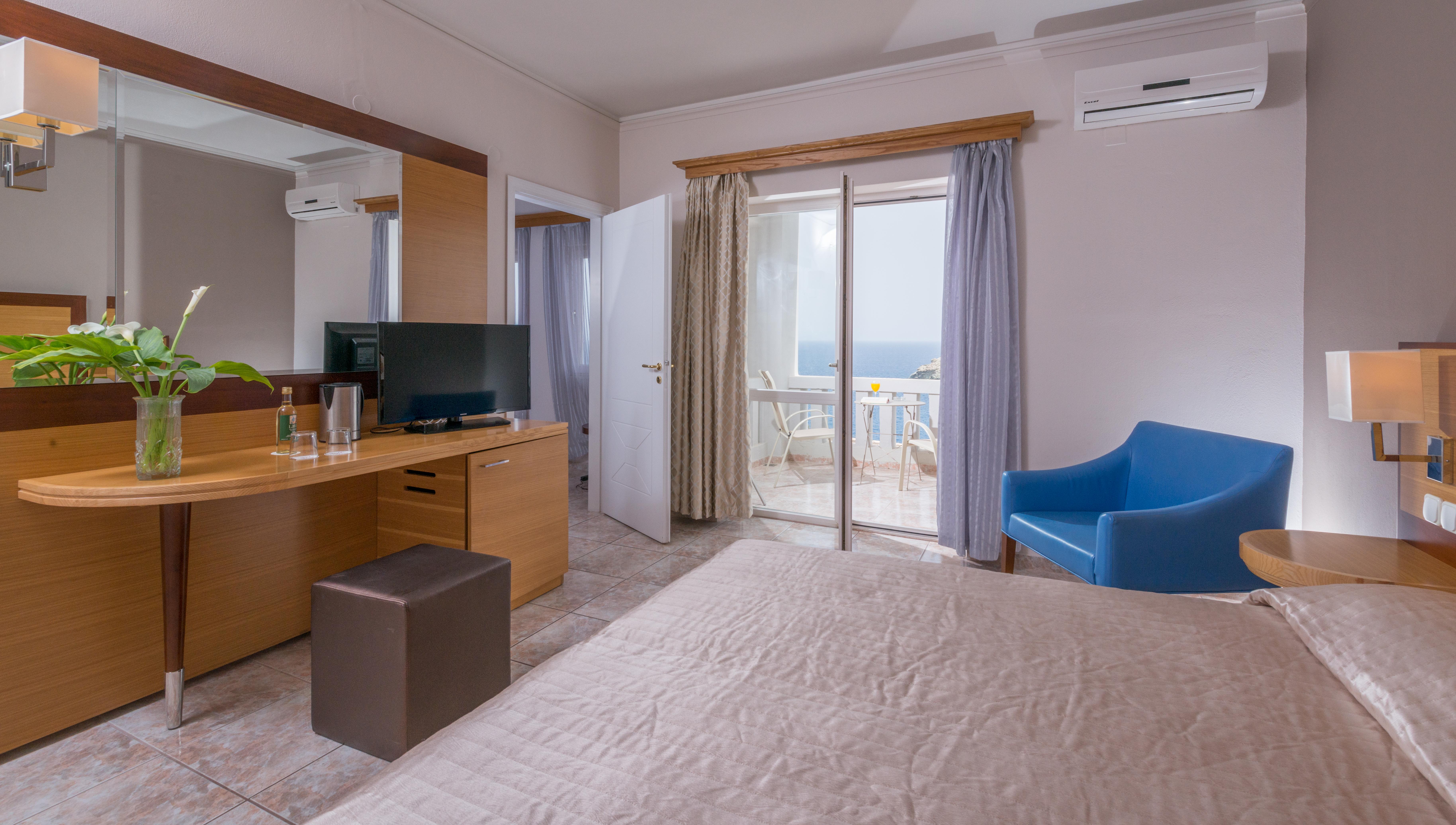Athina Palace & Resort