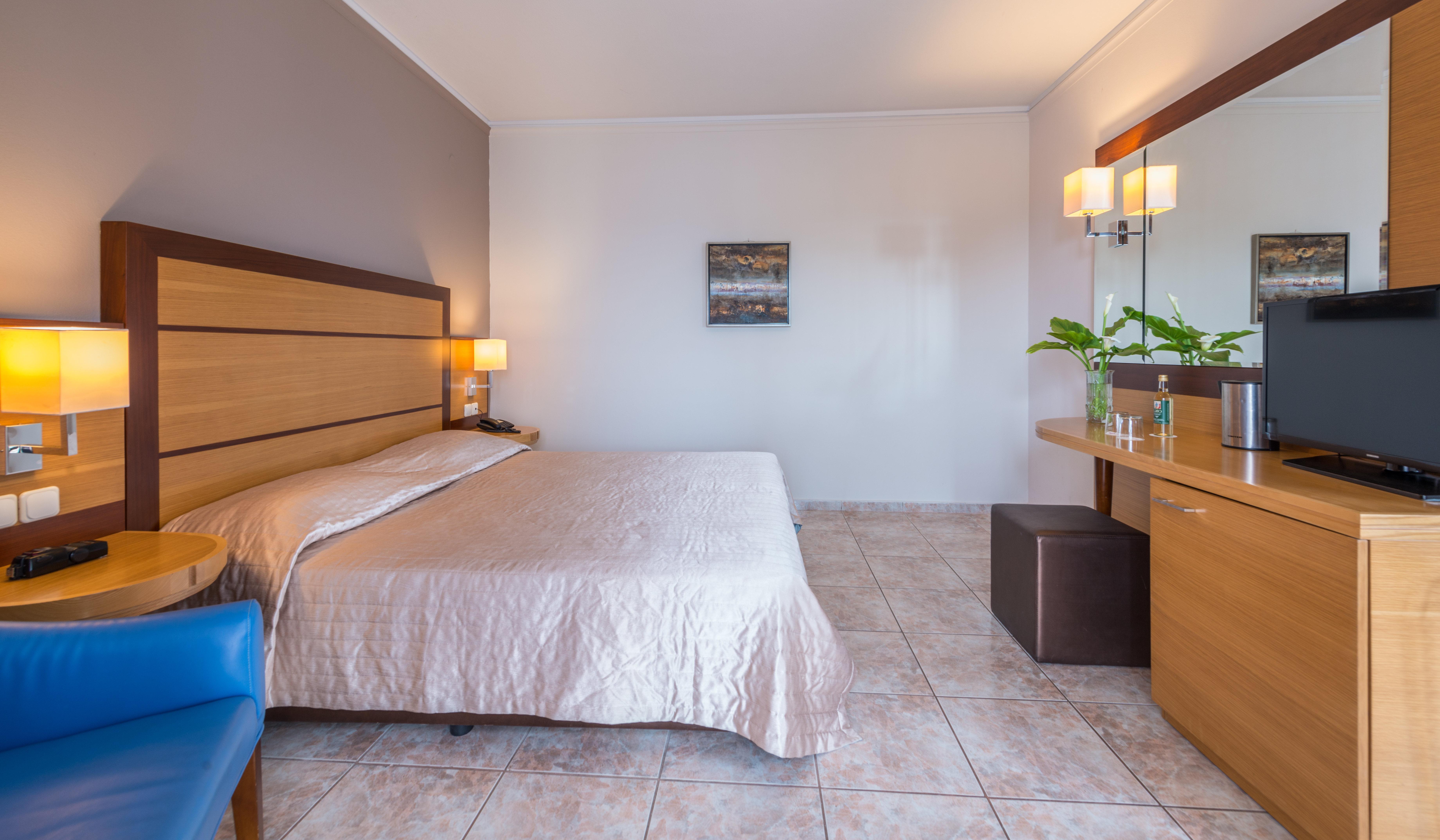 Athina Palace & Agia Pelagia (Crete)