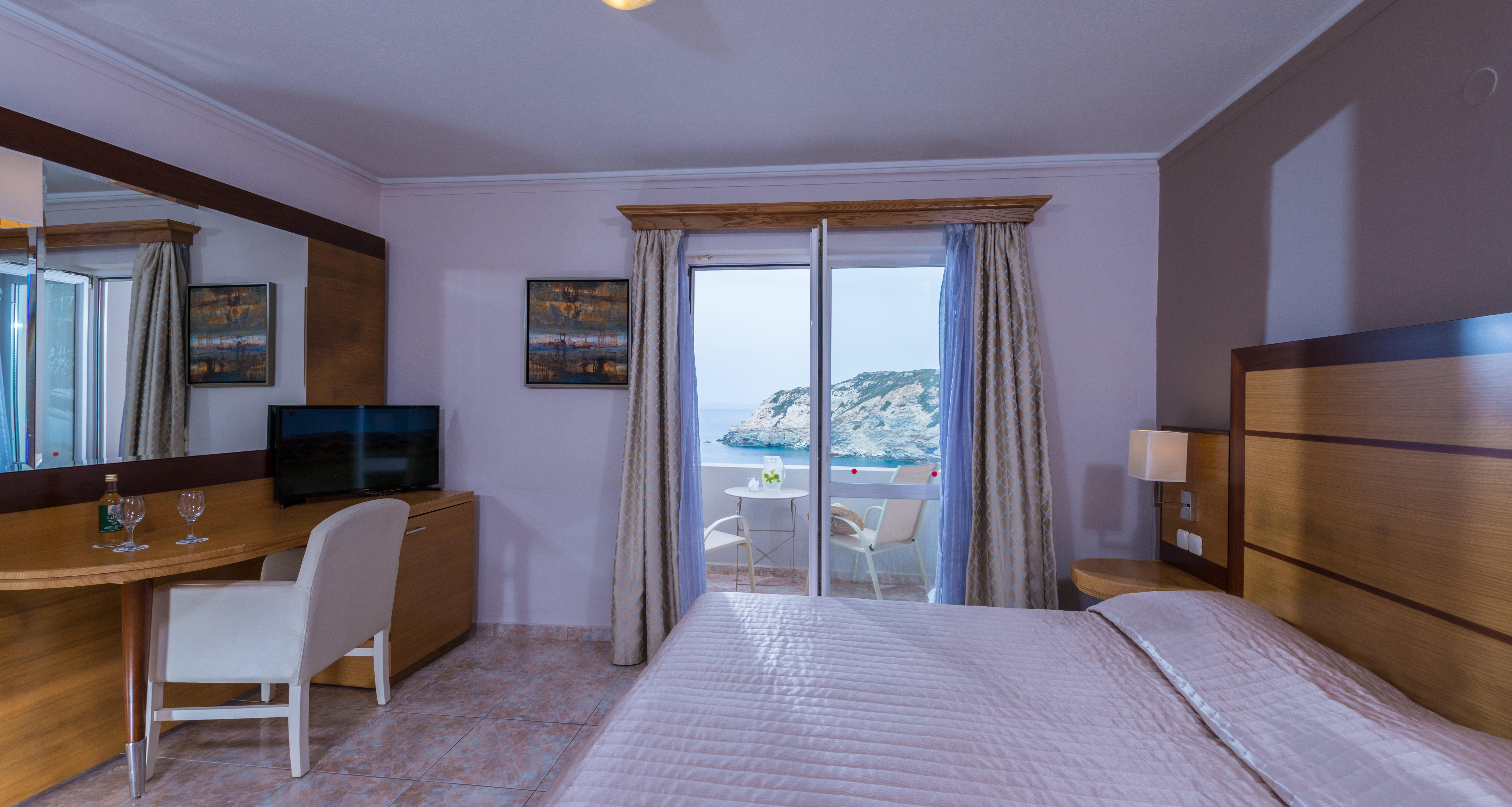 Resort Athina Palace & Agia Pelagia (Crete)