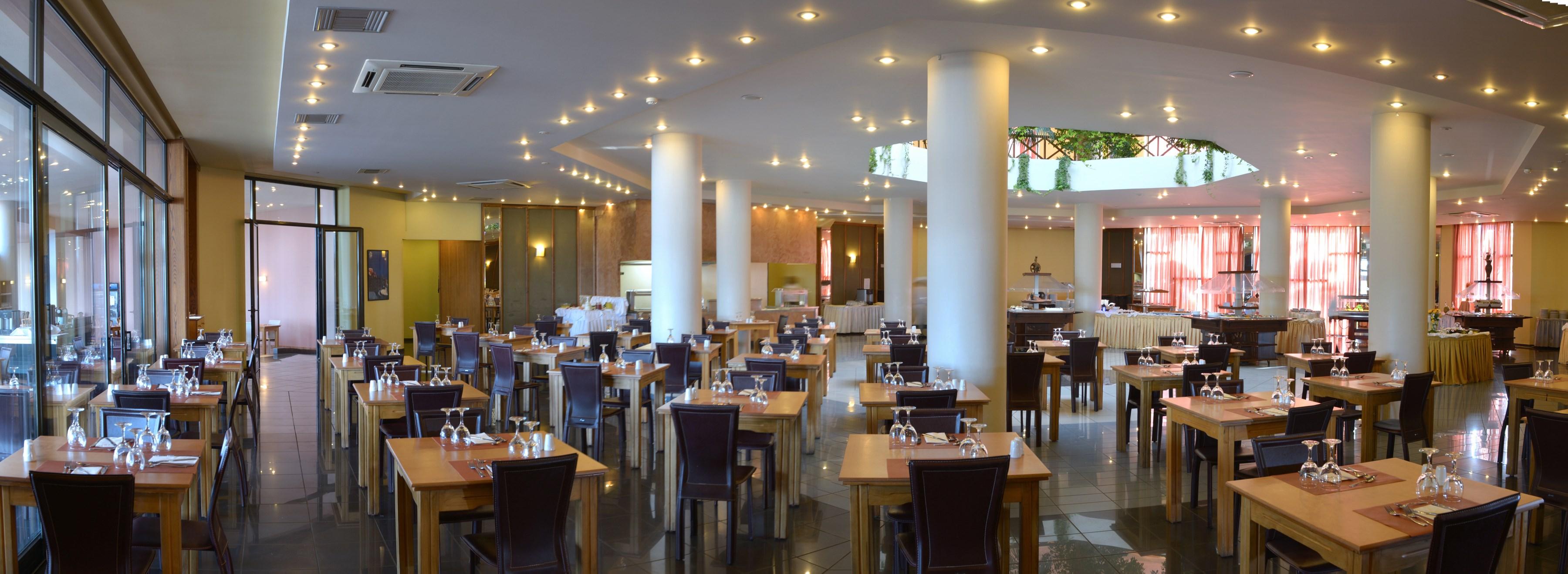 Athina Palace & Resort 5*