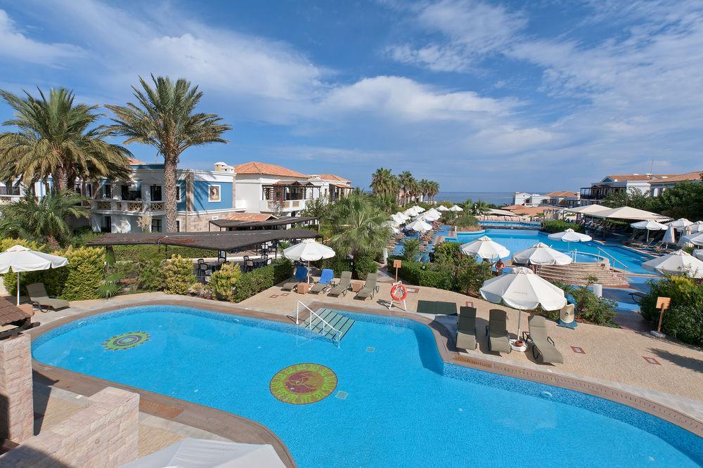 Resort Mitsis Royal Mare
