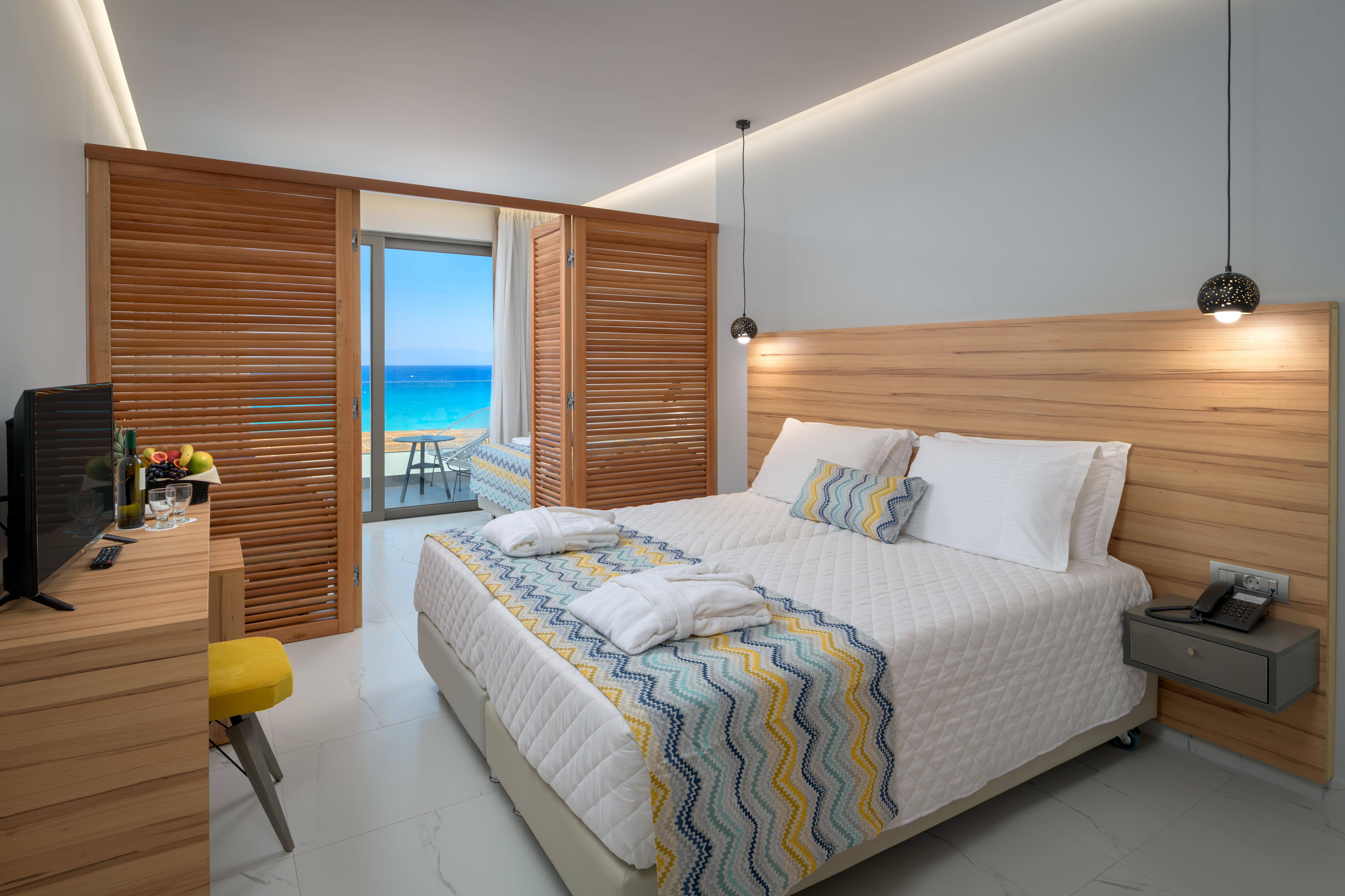Avra Beach Hotel 4*