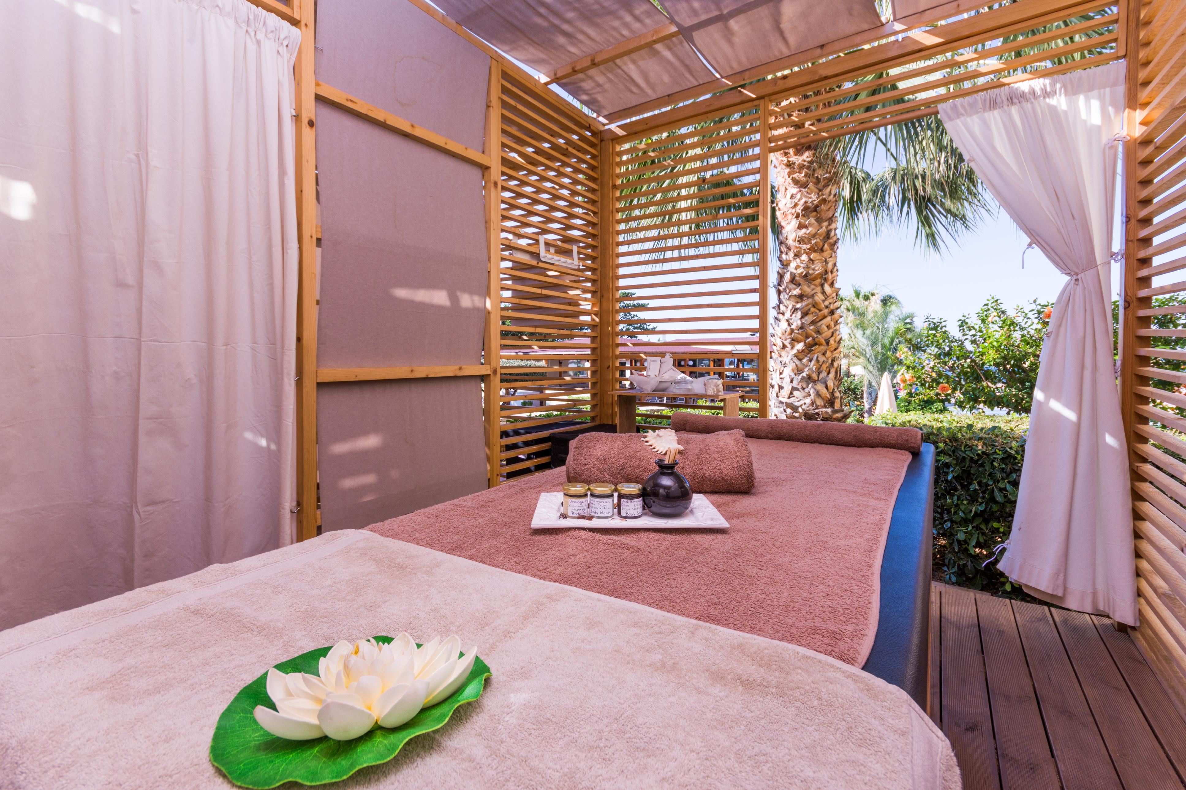 Aparthotel Asterias Village