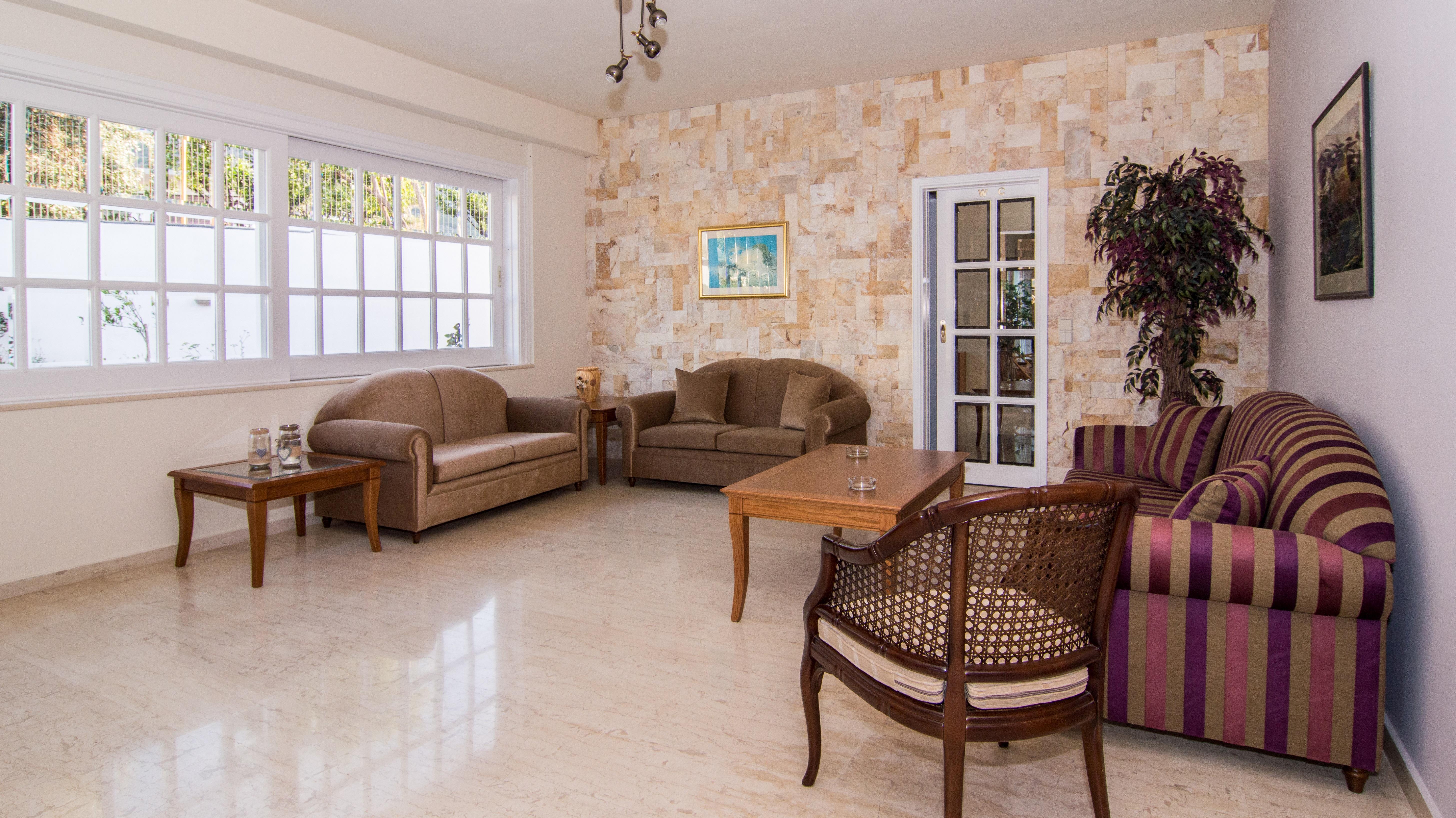 Manolis Aparthotel 3*