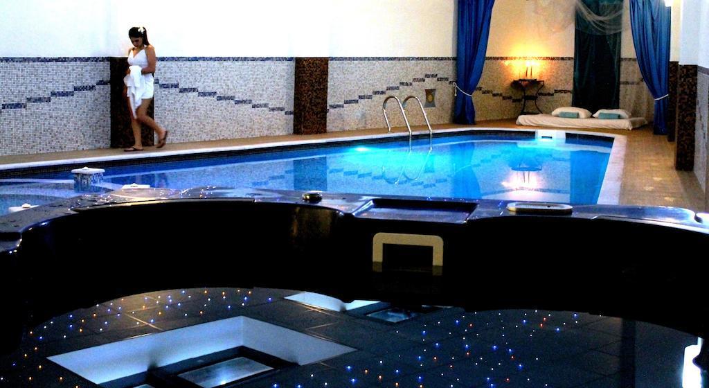 Hotel Majestic &