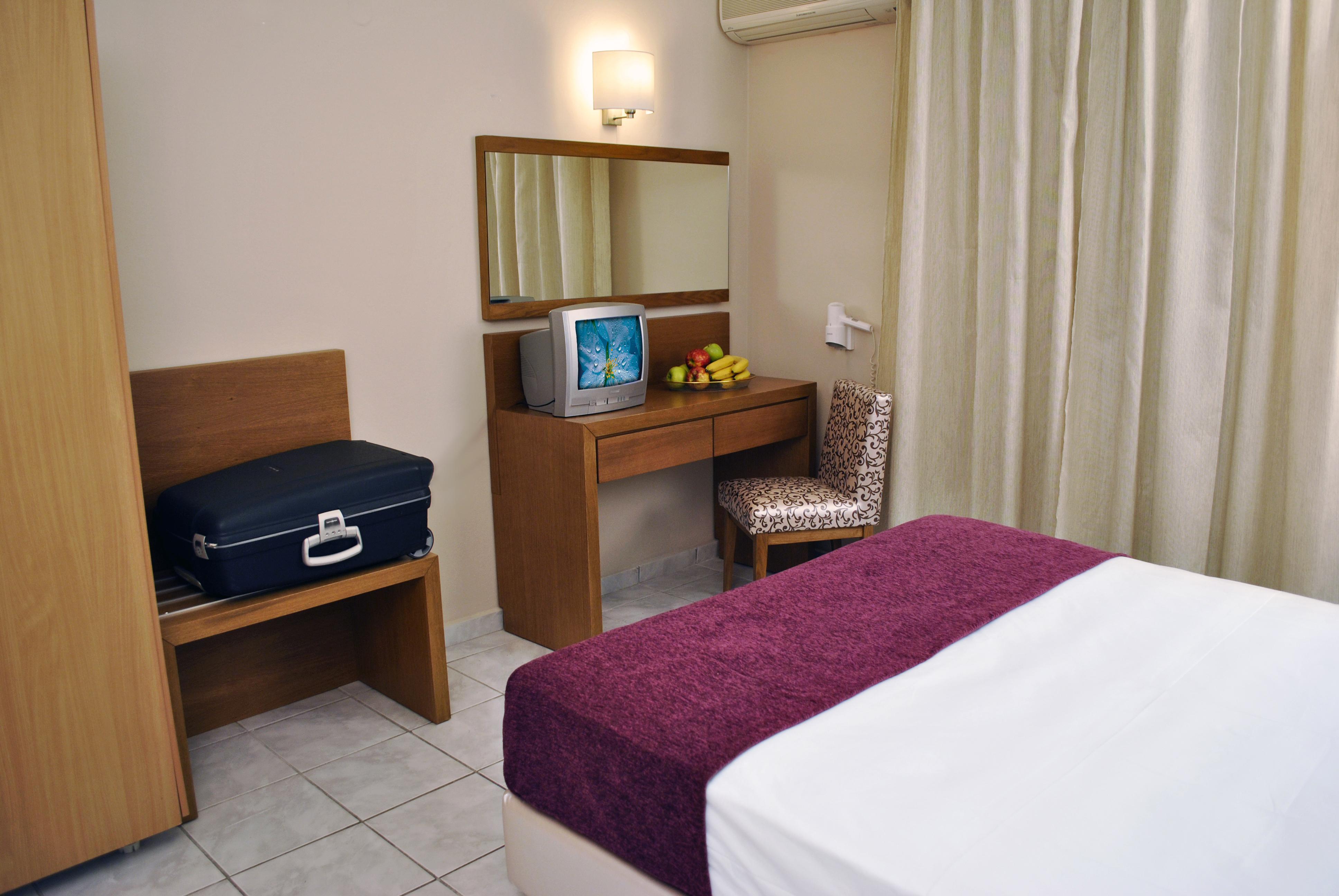 Plessas Palace Aparthotel 3*