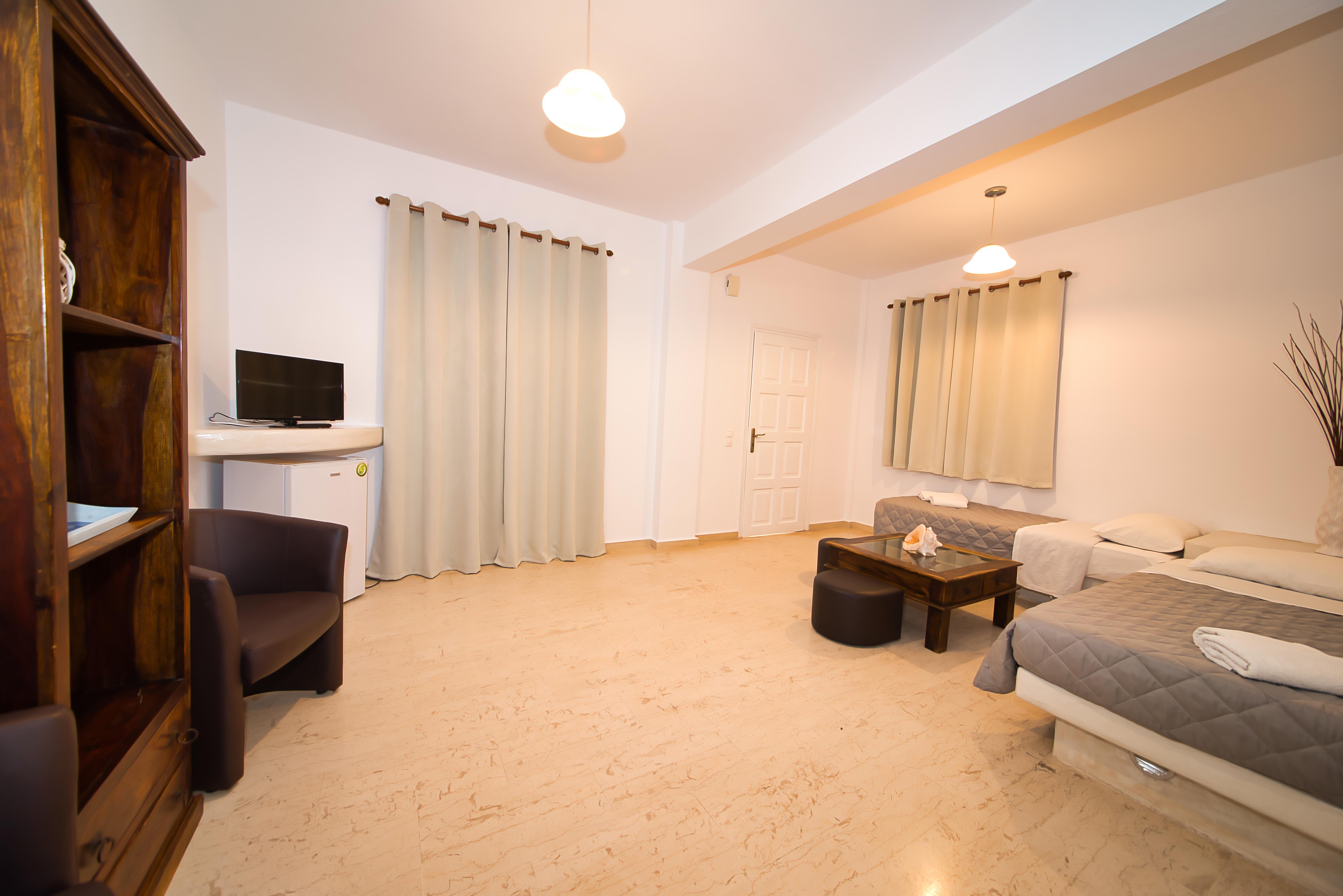 Angira Hotel Kamari (Santorini)