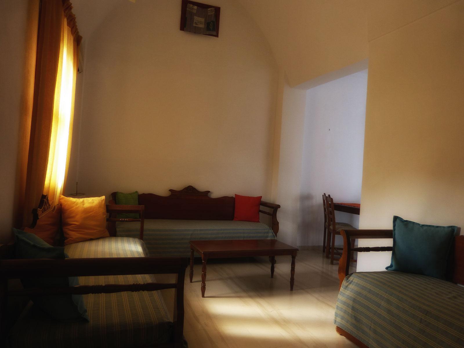Black Kamari (Santorini)
