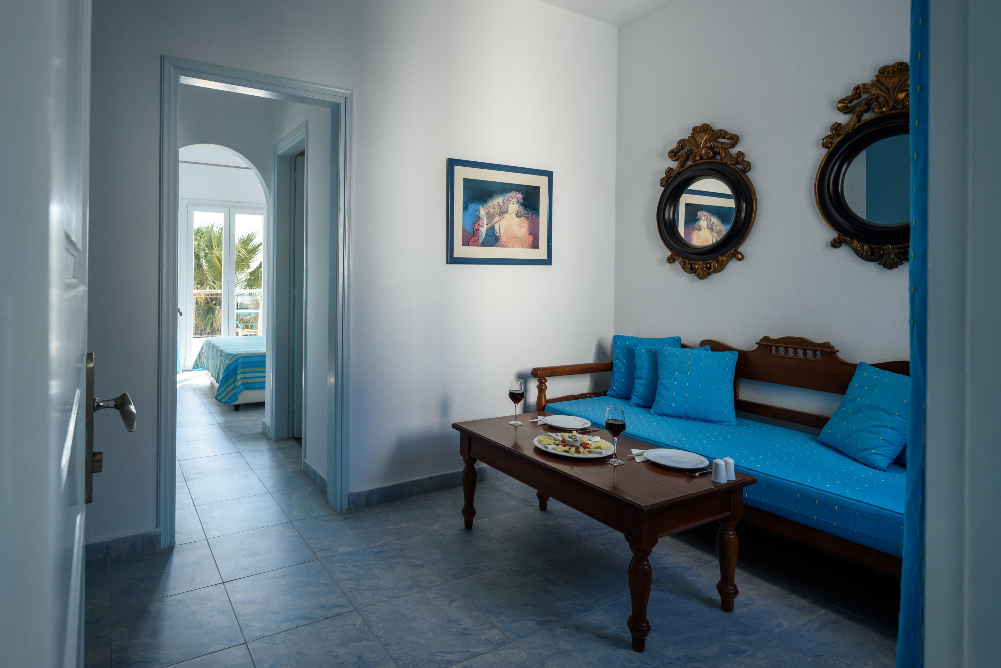 Alesahne Hotel Kamari (Santorini)