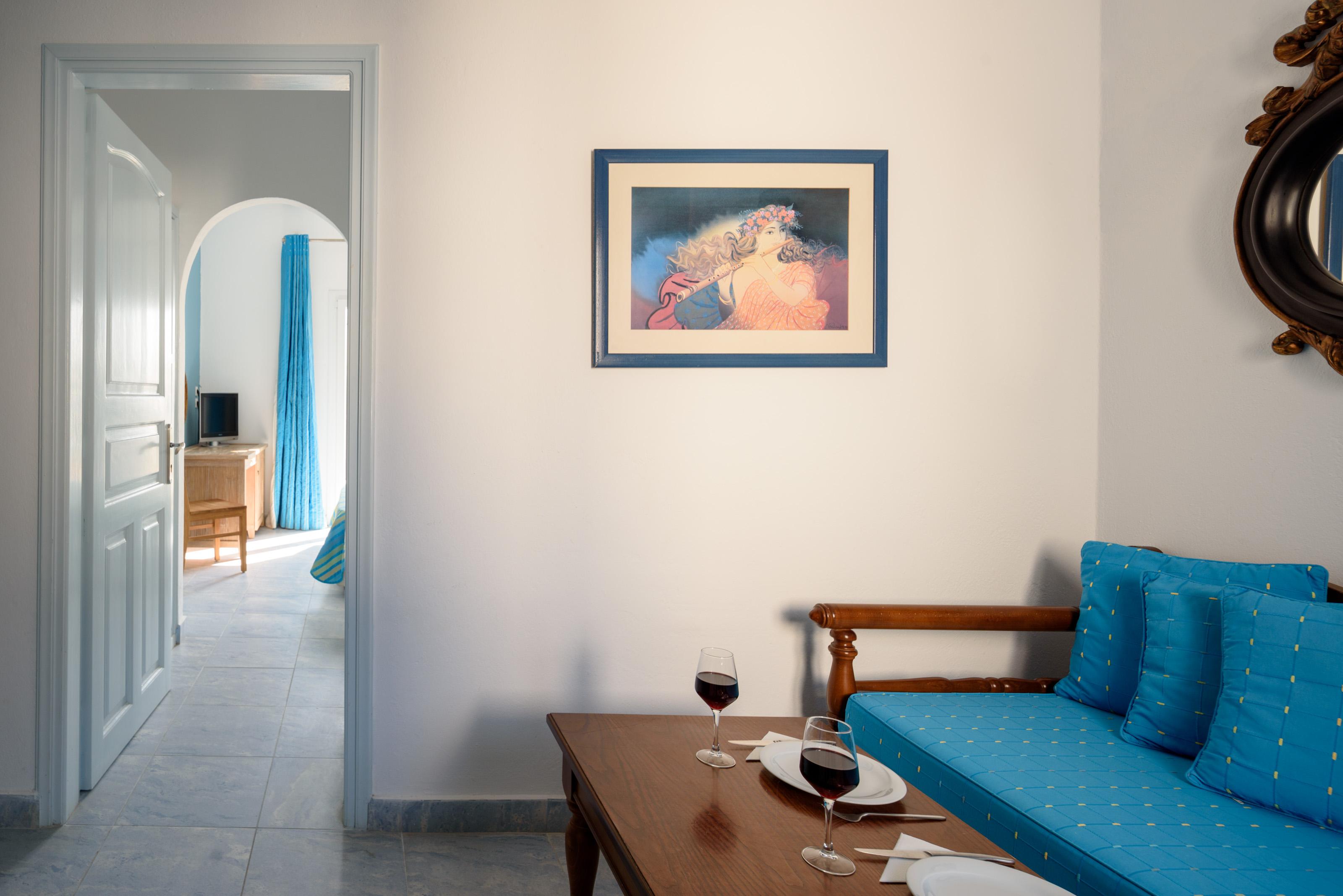 Alesahne Hotel Kamari (Santorini)