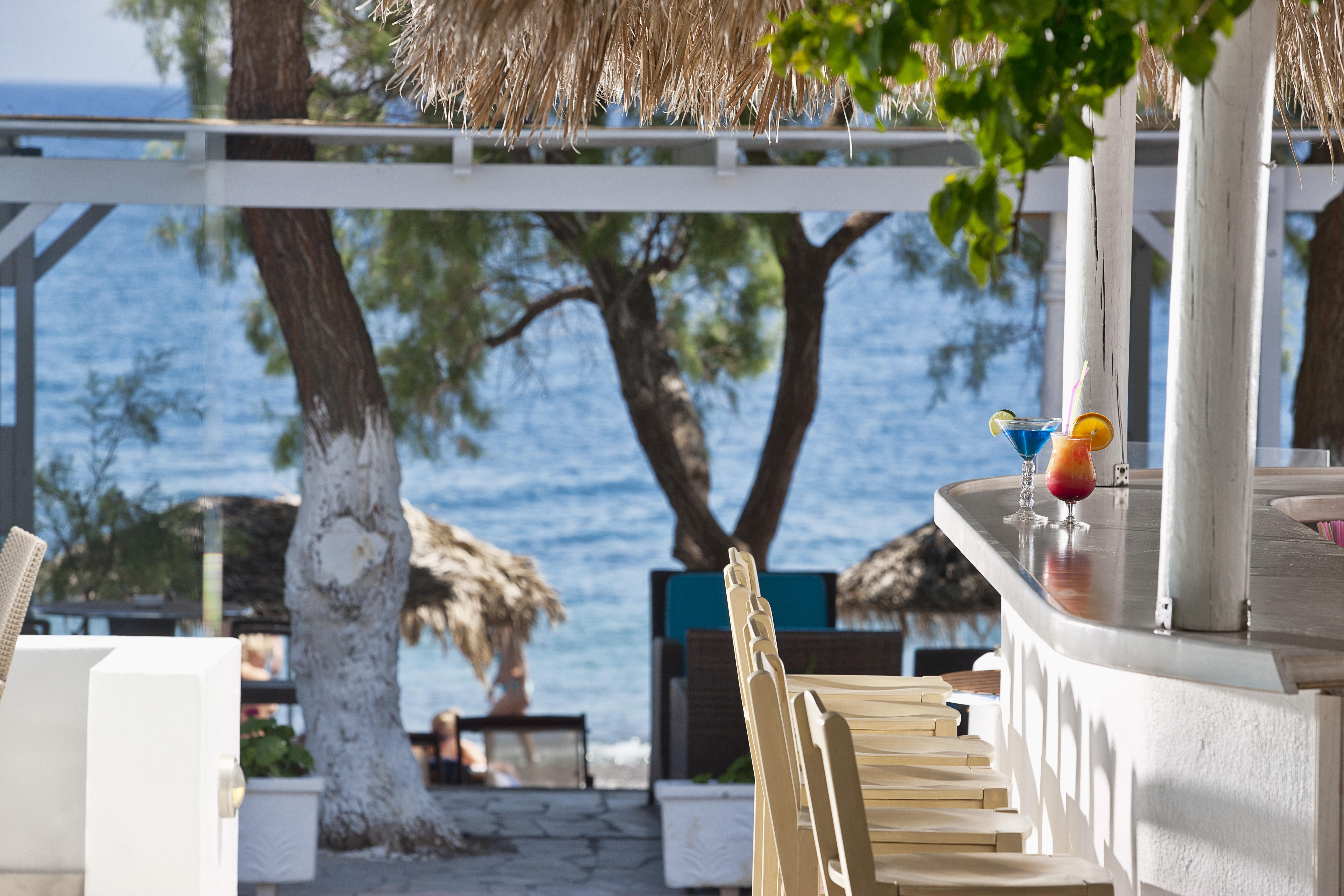 Alesahne Kamari (Santorini)