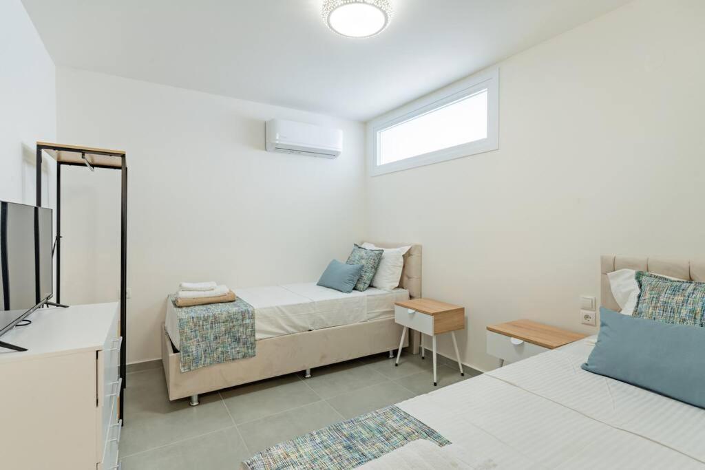 Sofia Suite, A Seafront Hideaway ! Holiday home *