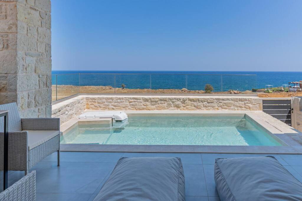 Sofia Suite, A Seafront Hideaway ! Panormos (Crete)