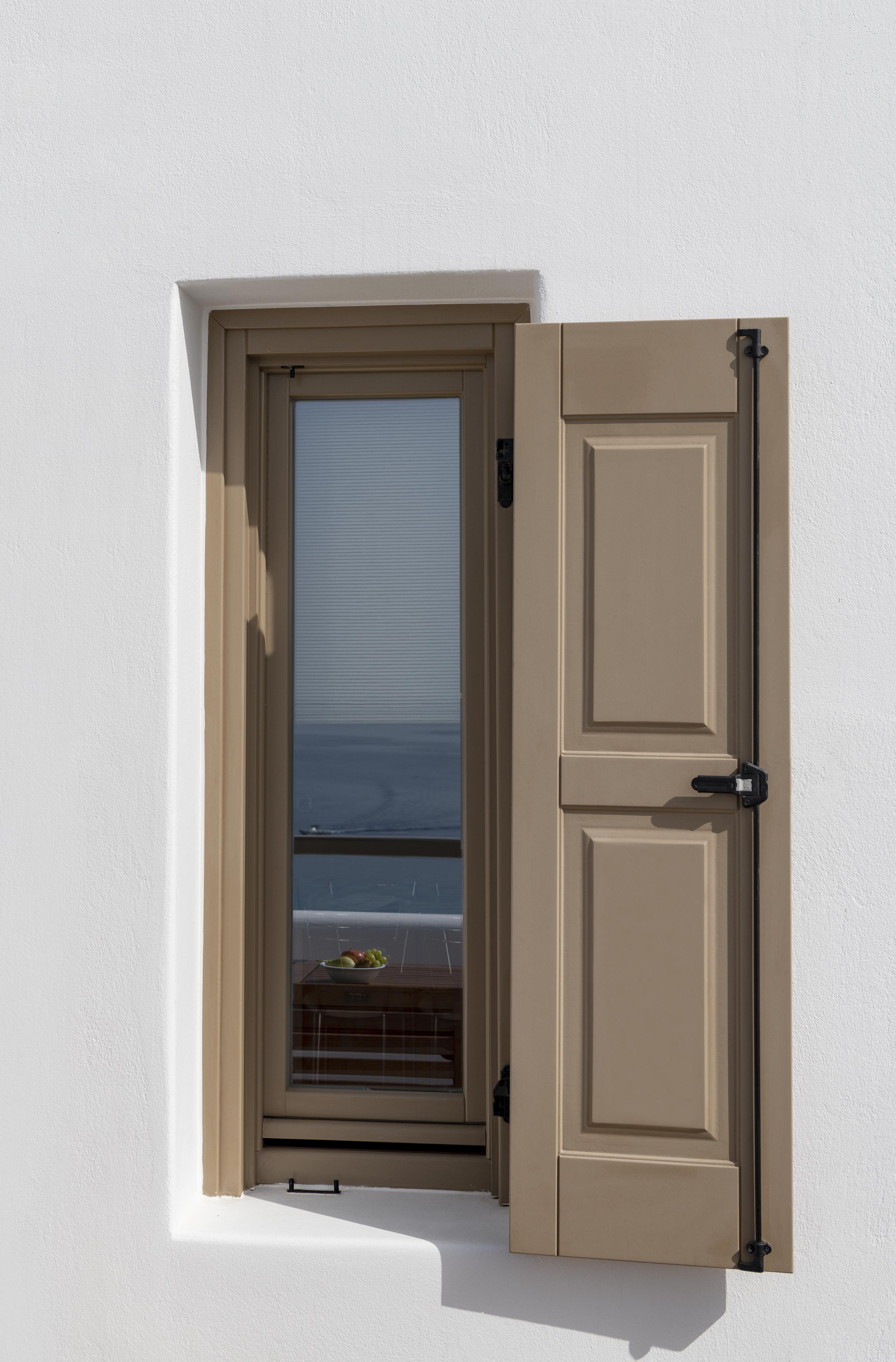 Lithos By Spyros & Flora 4*
