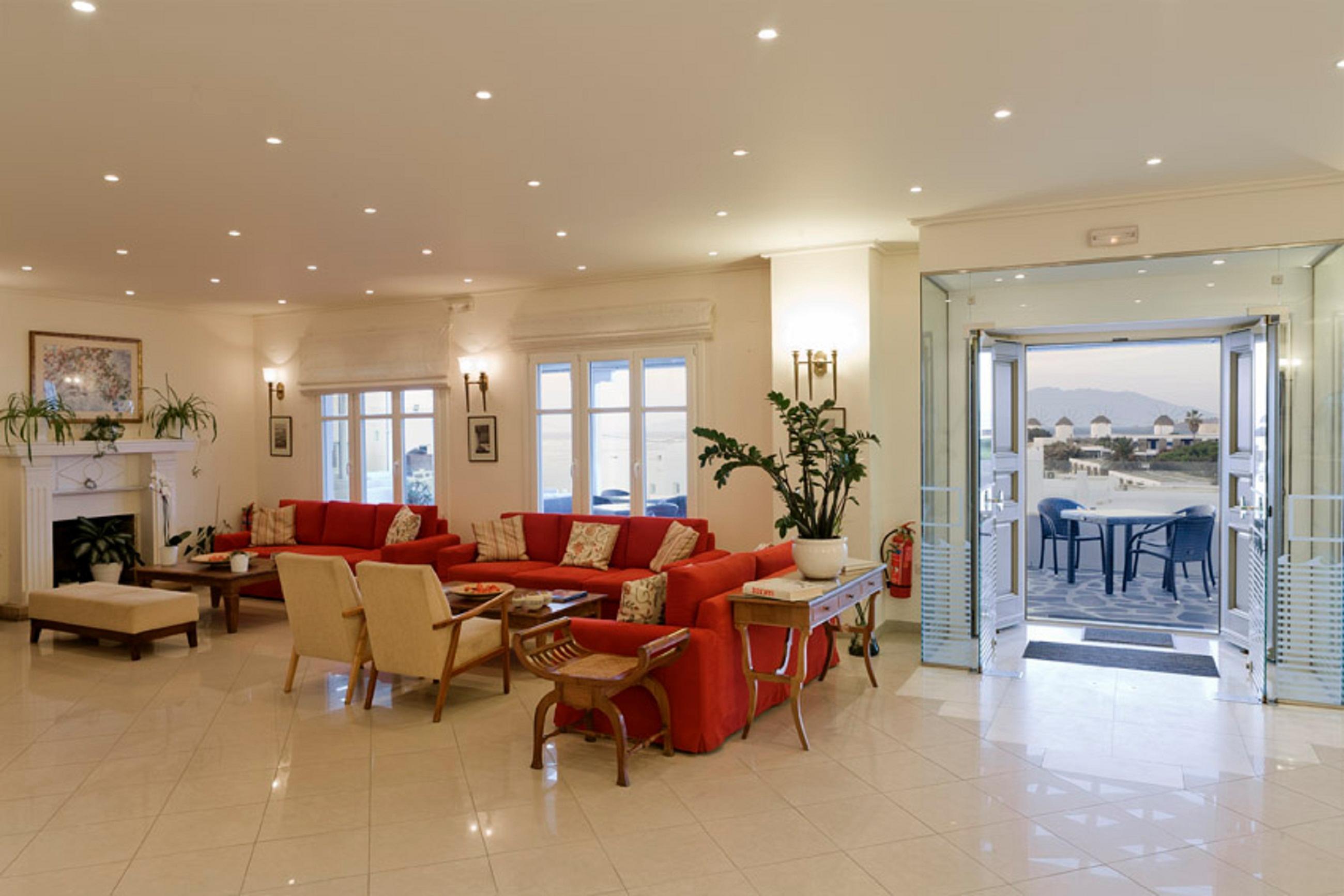 Adonis Hotel 4*
