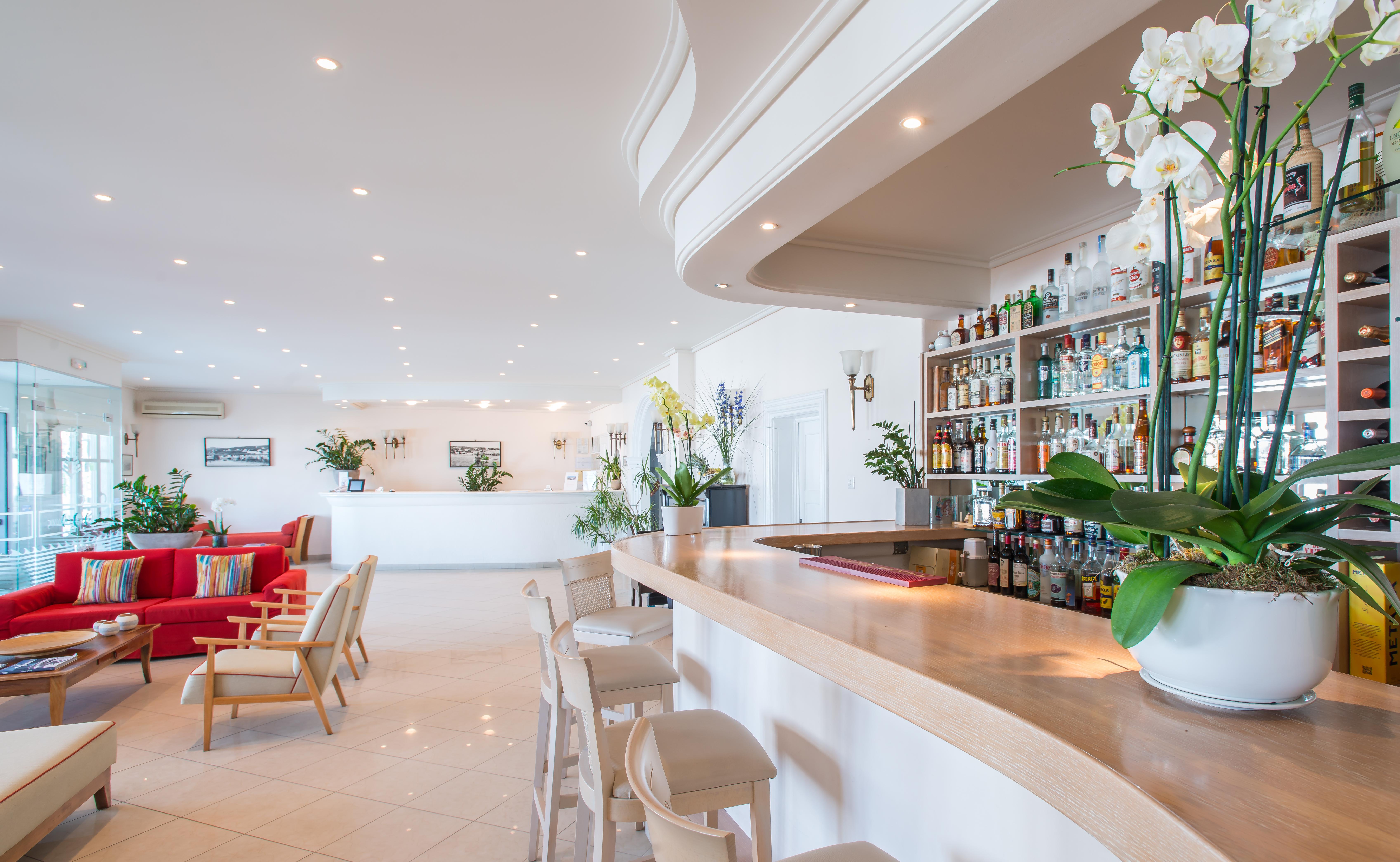 Adonis Hotel