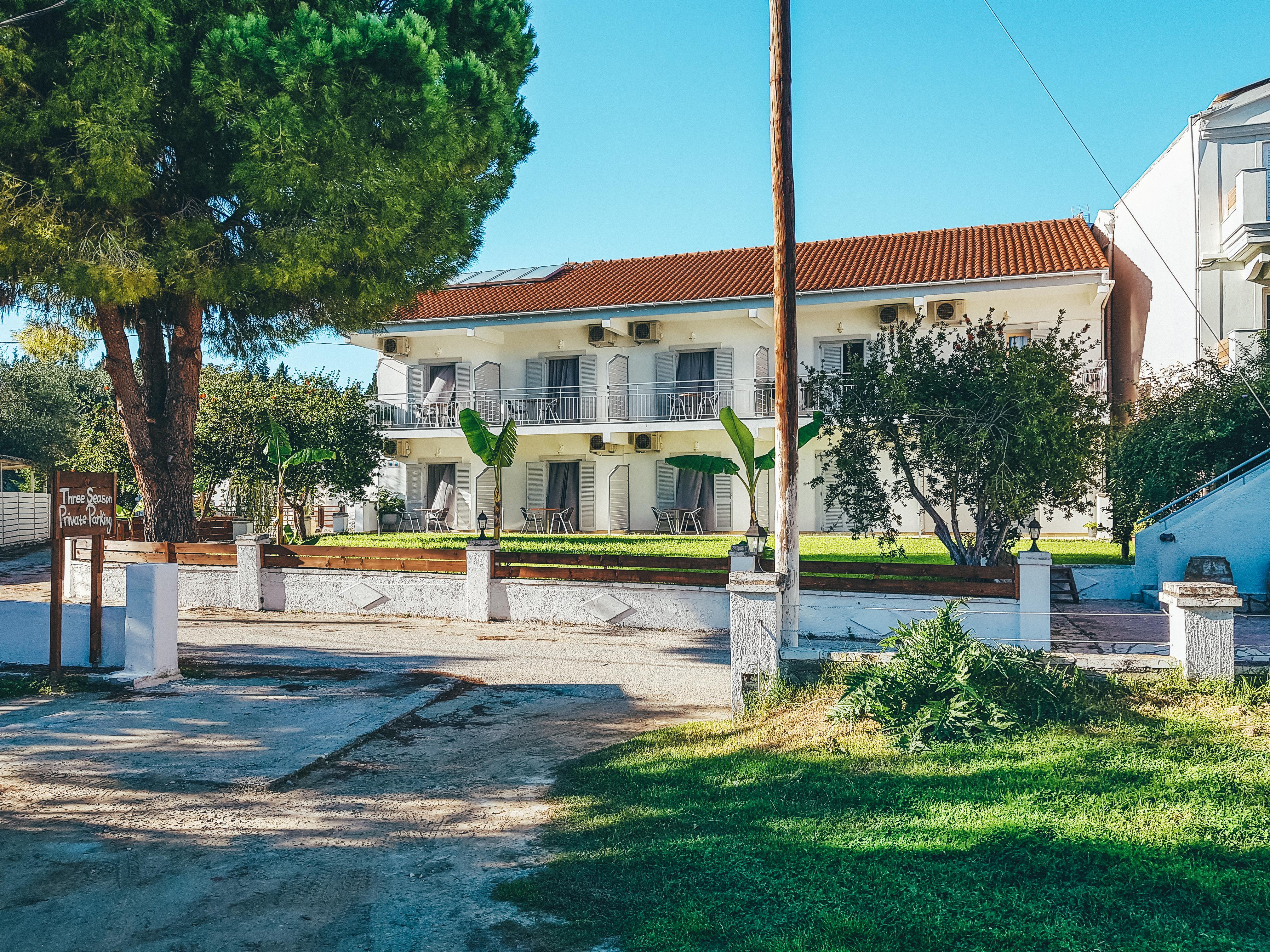Three Seasons * Kavos