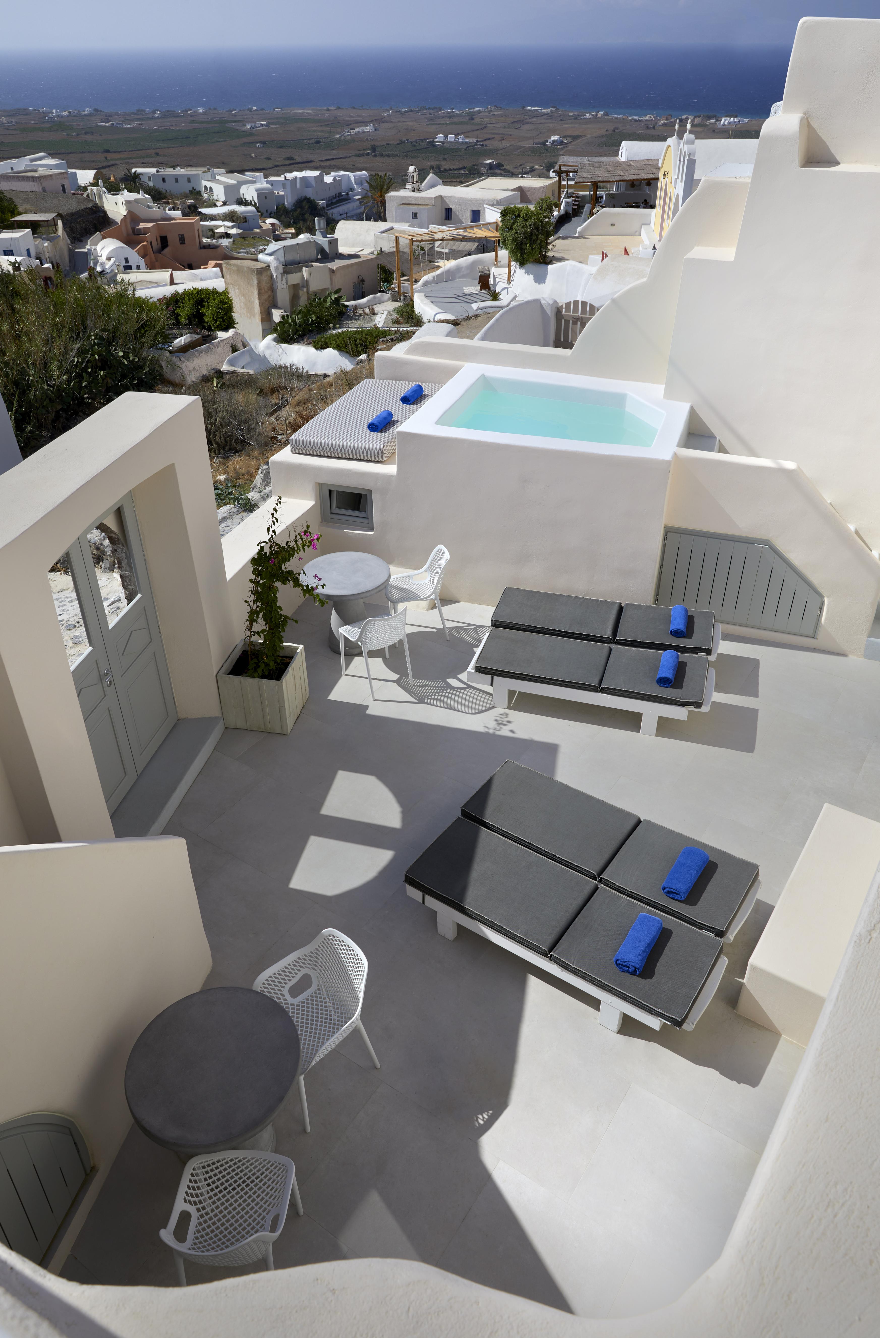 Elysian Santorini Hotel 3*