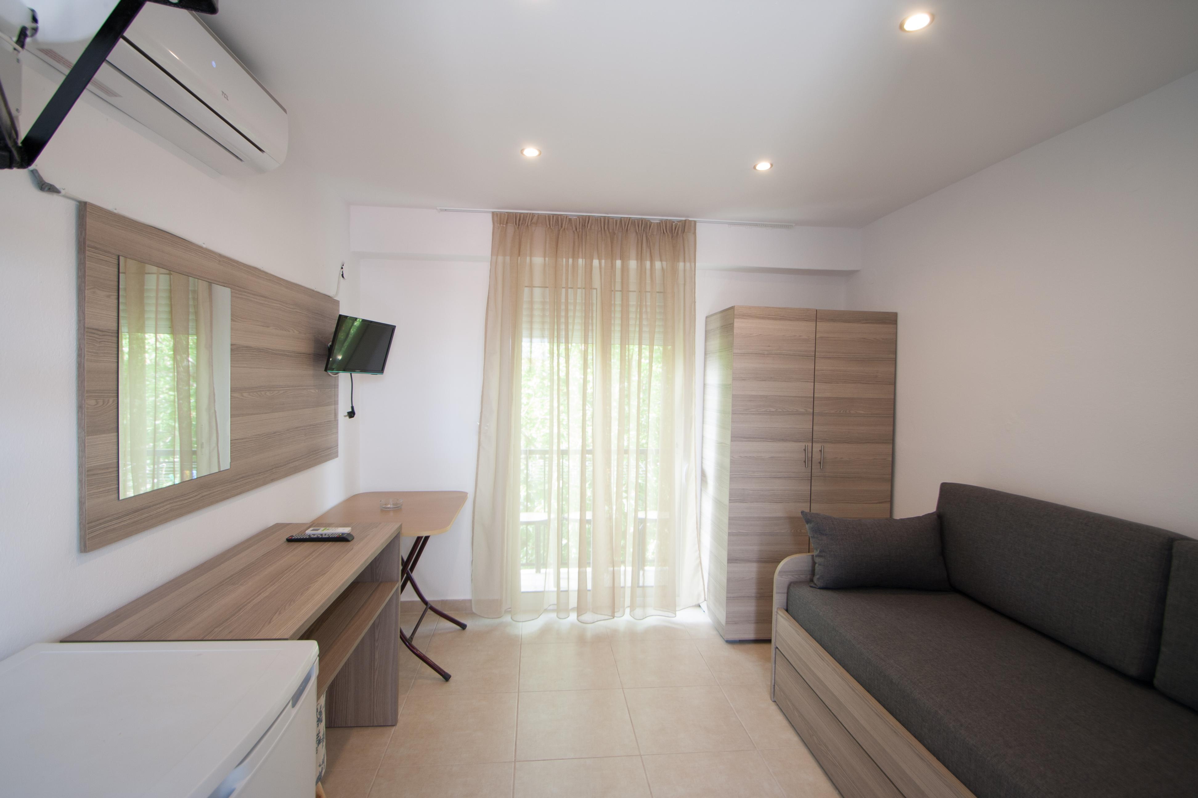 Guest house Avocado Skiathos Town
