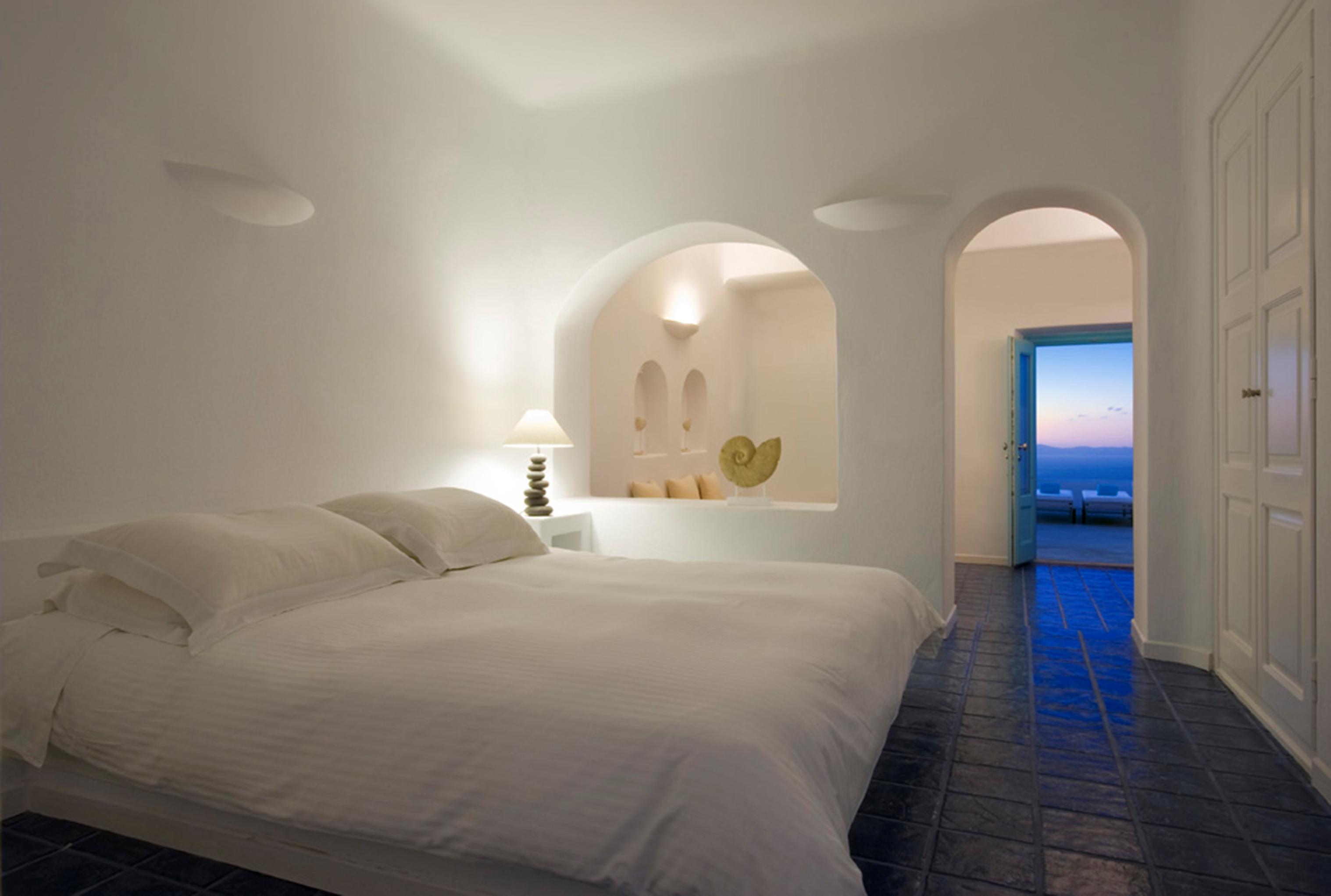 White Santorini 3*