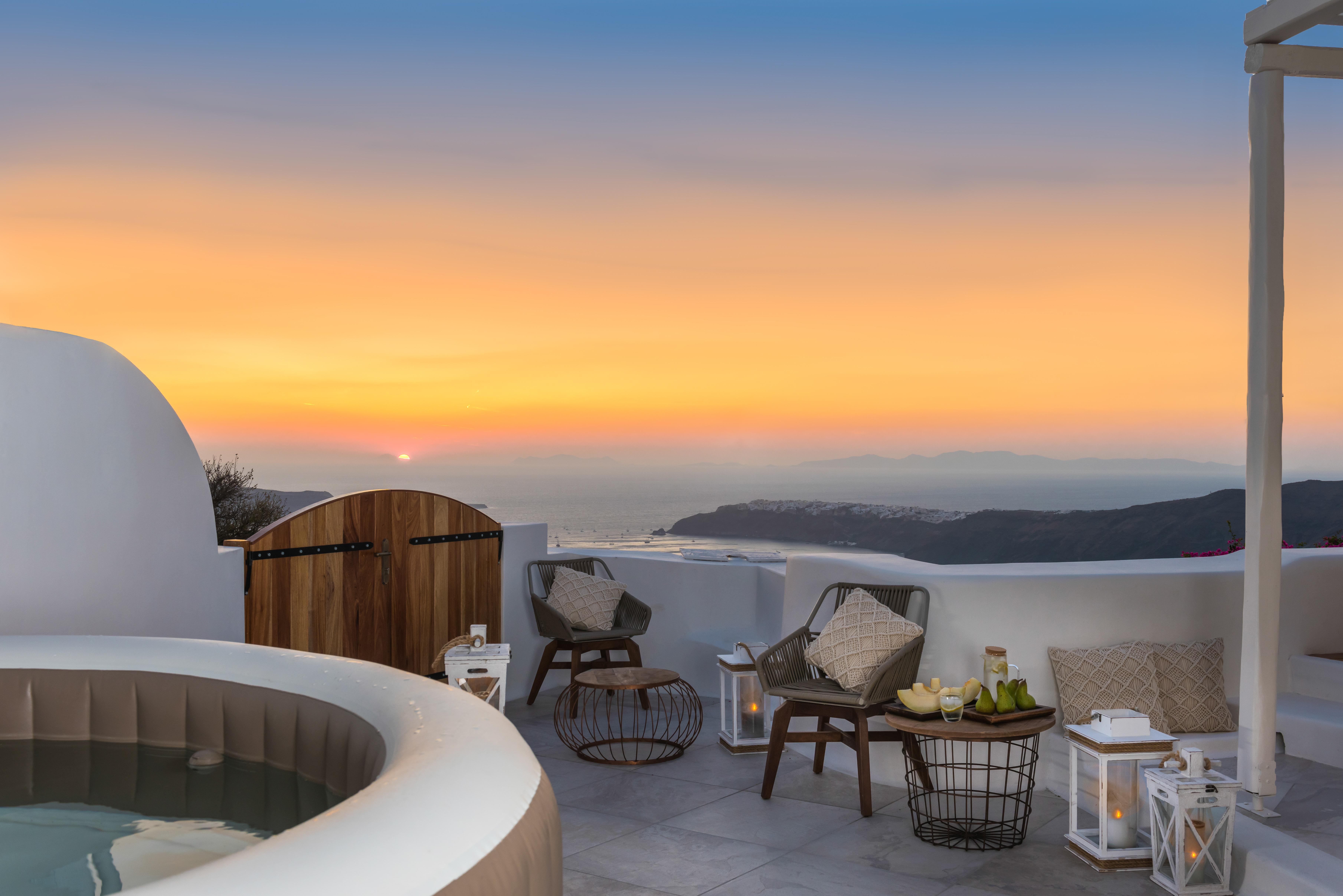 White Santorini 3*