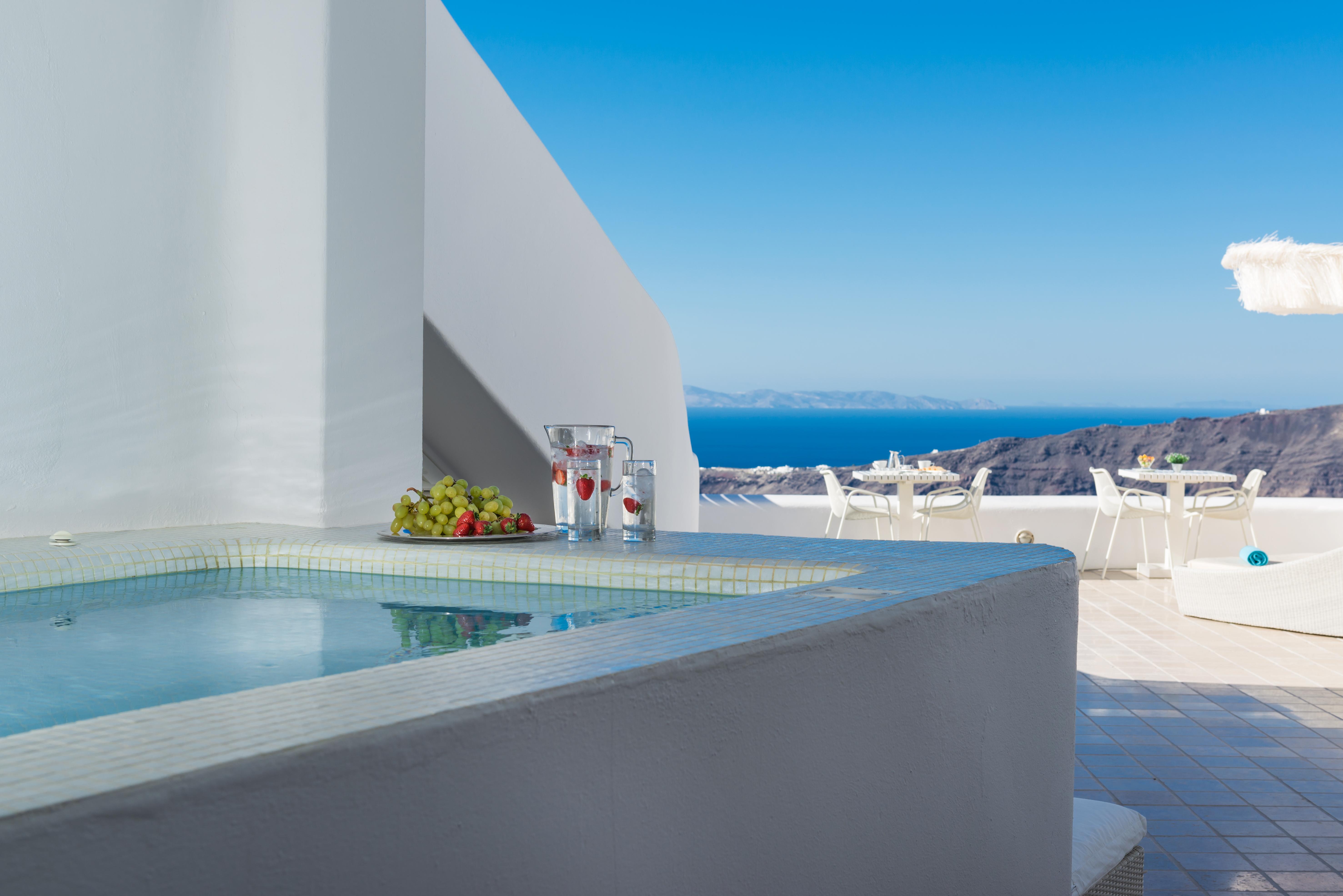 Hotel White Santorini 3*