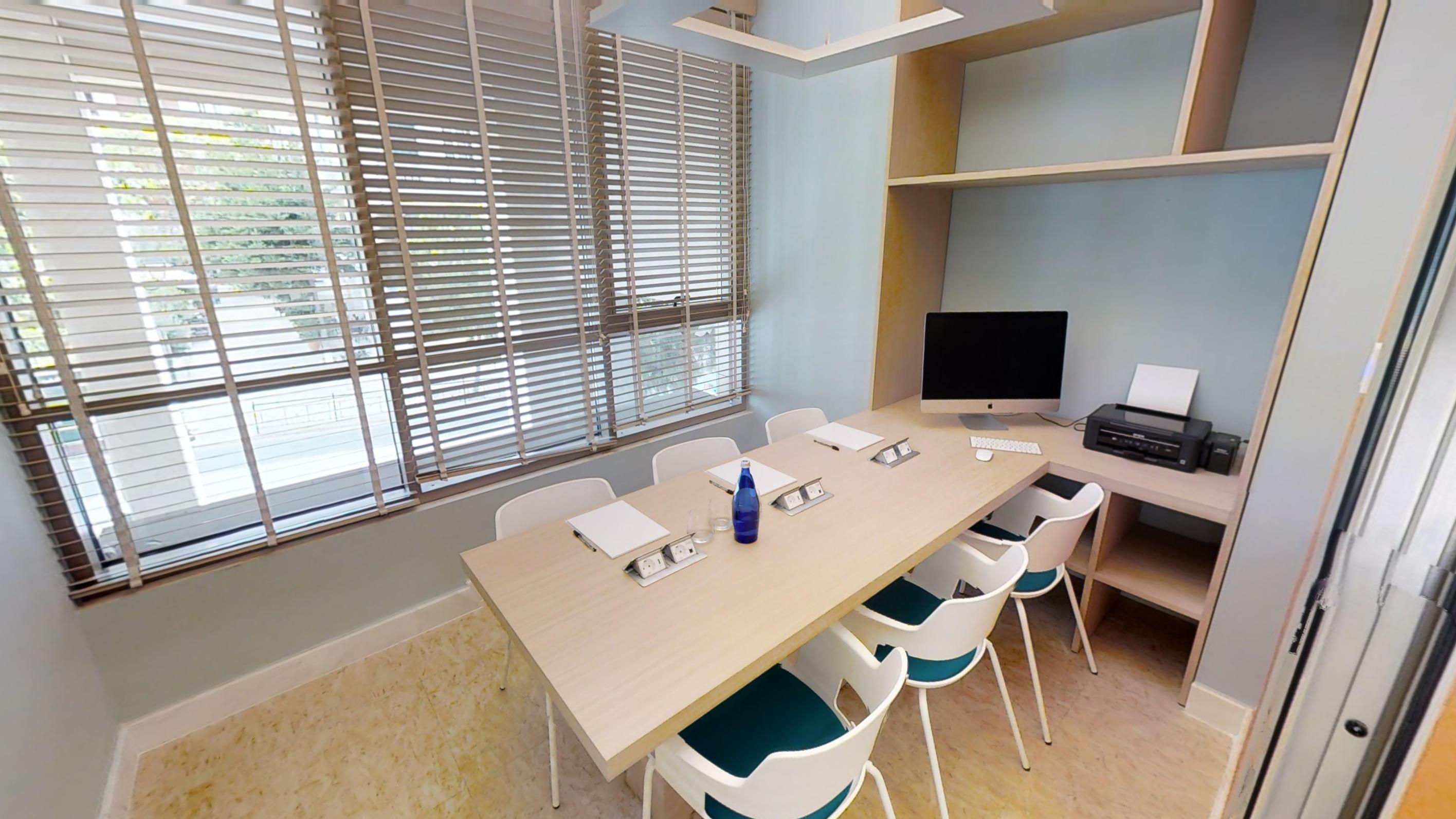 Casual Kubic 4* Athens