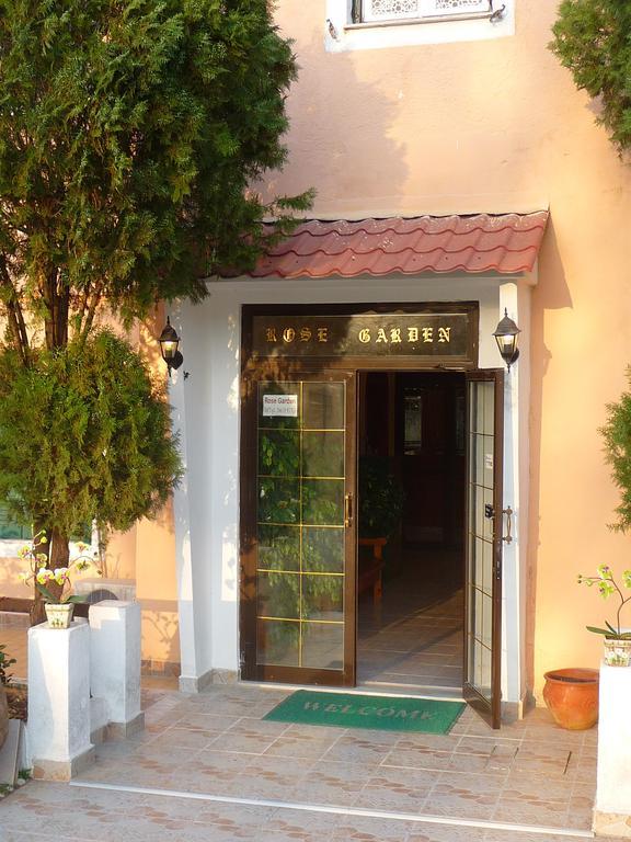 Rose Garden Aparthotel