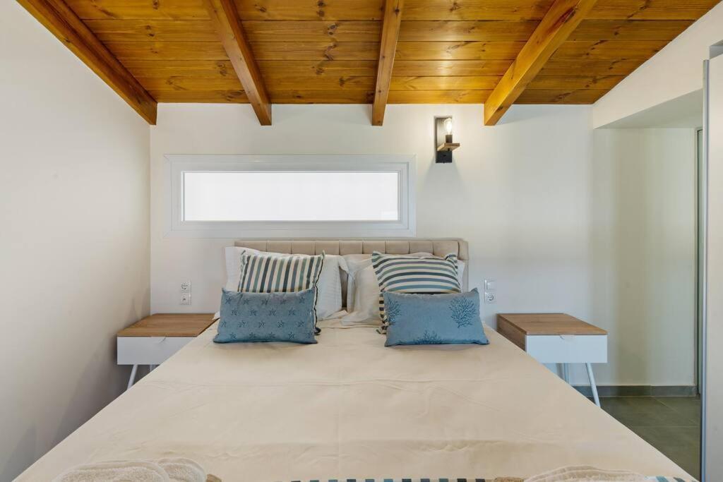 Holiday home Sofia Suite, A Seafront Hideaway ! Panormos (Crete)