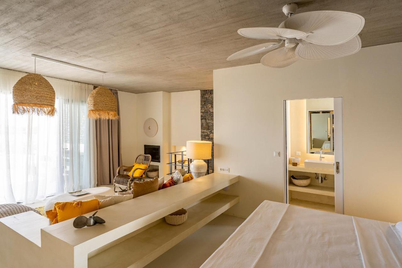 Akra Grammeno Beachfront Apartment