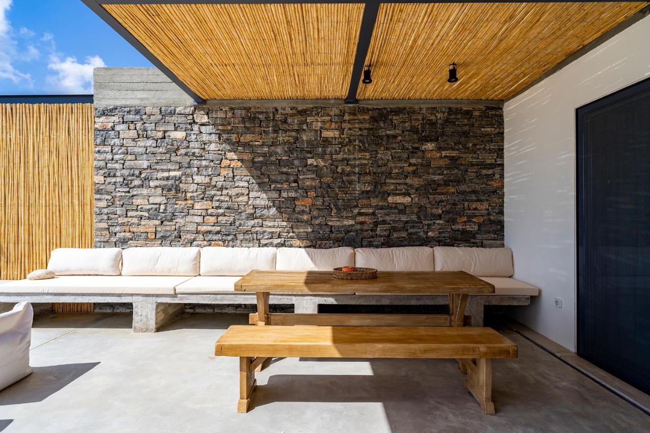 Akra Grammeno Beachfront Apartment *