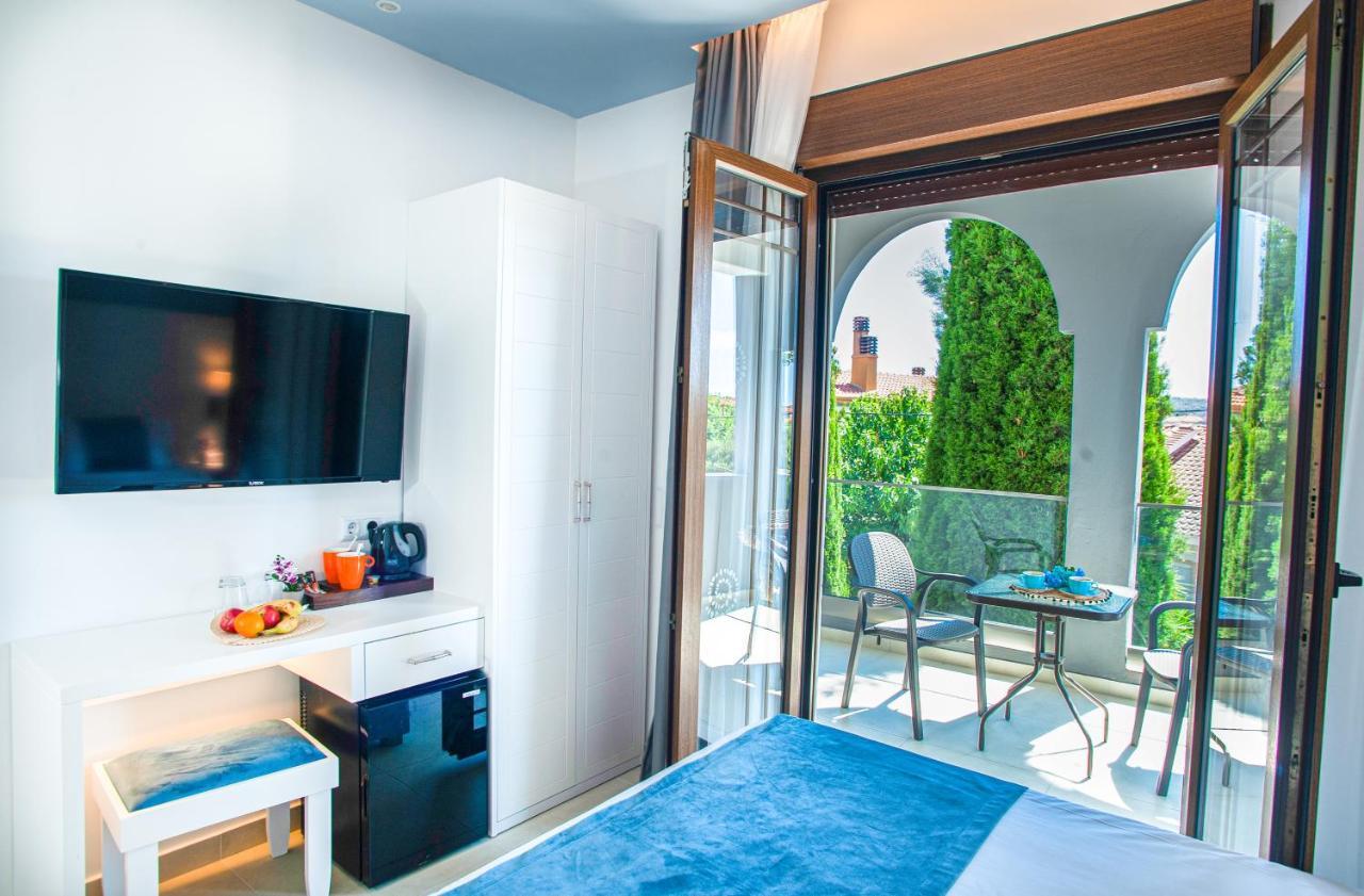 Acrotel Lily Ann Village Hotel 3*