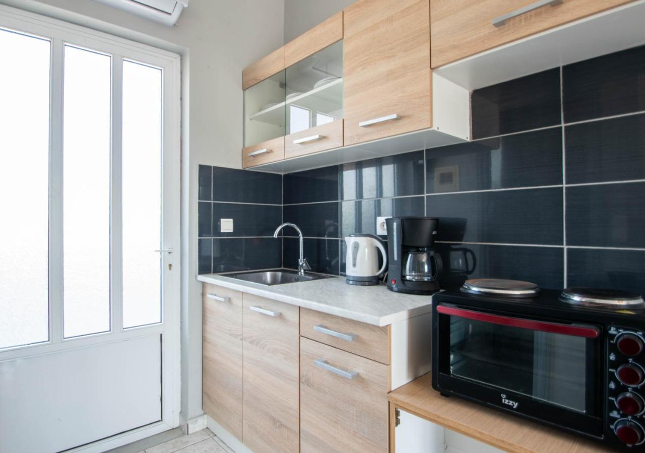 Apartment Brunswick Units Near Lagana Beach