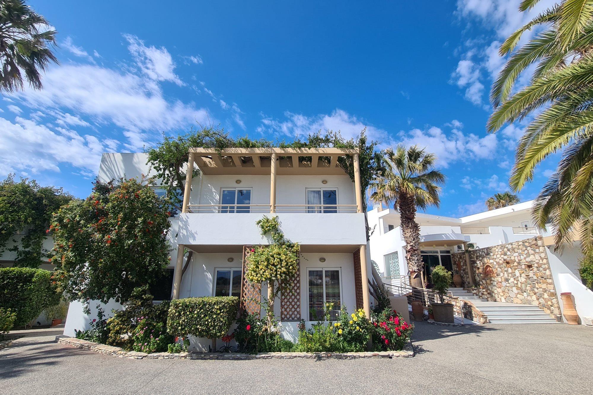 Aparthotel Irina 3*
