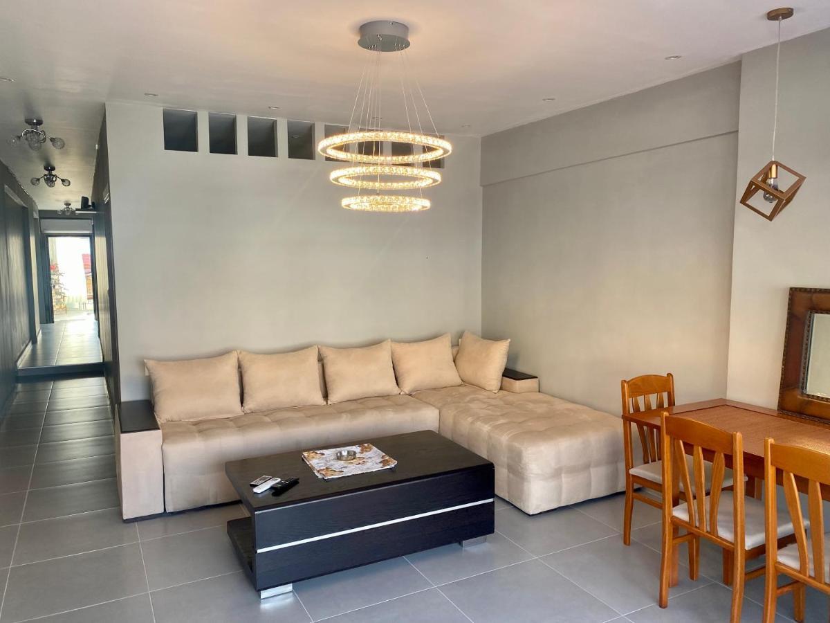 Square Family Apartment *