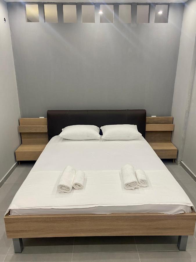 Square Family Apartment Nea Kallikrateia