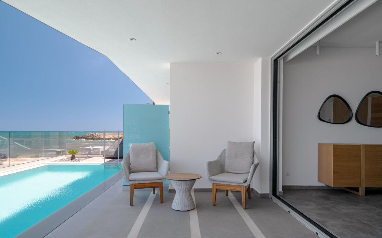 Villa Dia's Blue 8 Bedrooms Seafront