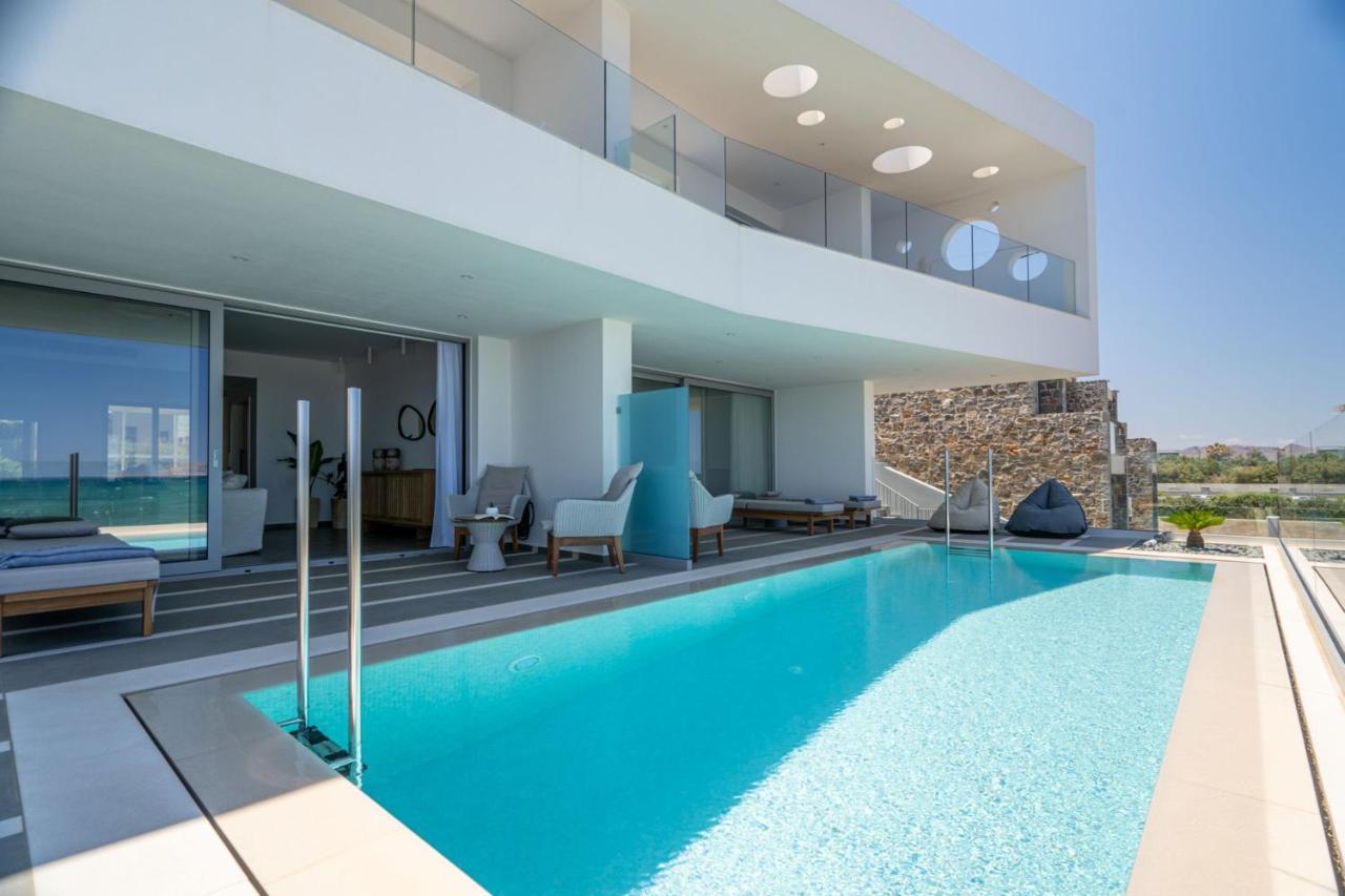 Villa Dia's Blue 8 Bedrooms Seafront *