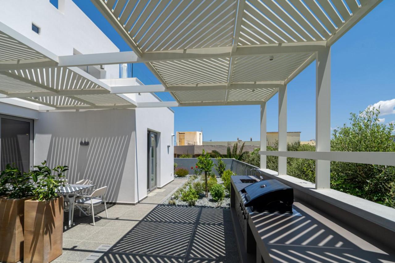 Dia's Blue 8 Bedrooms Seafront