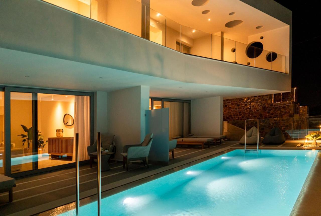 Villa Dia's Blue 8 Bedrooms Seafront